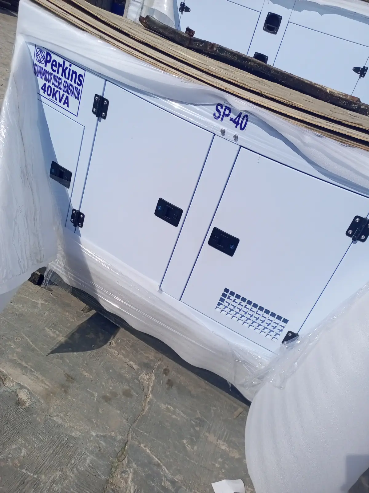 Super England Stamford Perkins Soundproof diesel engine generator - Image 1