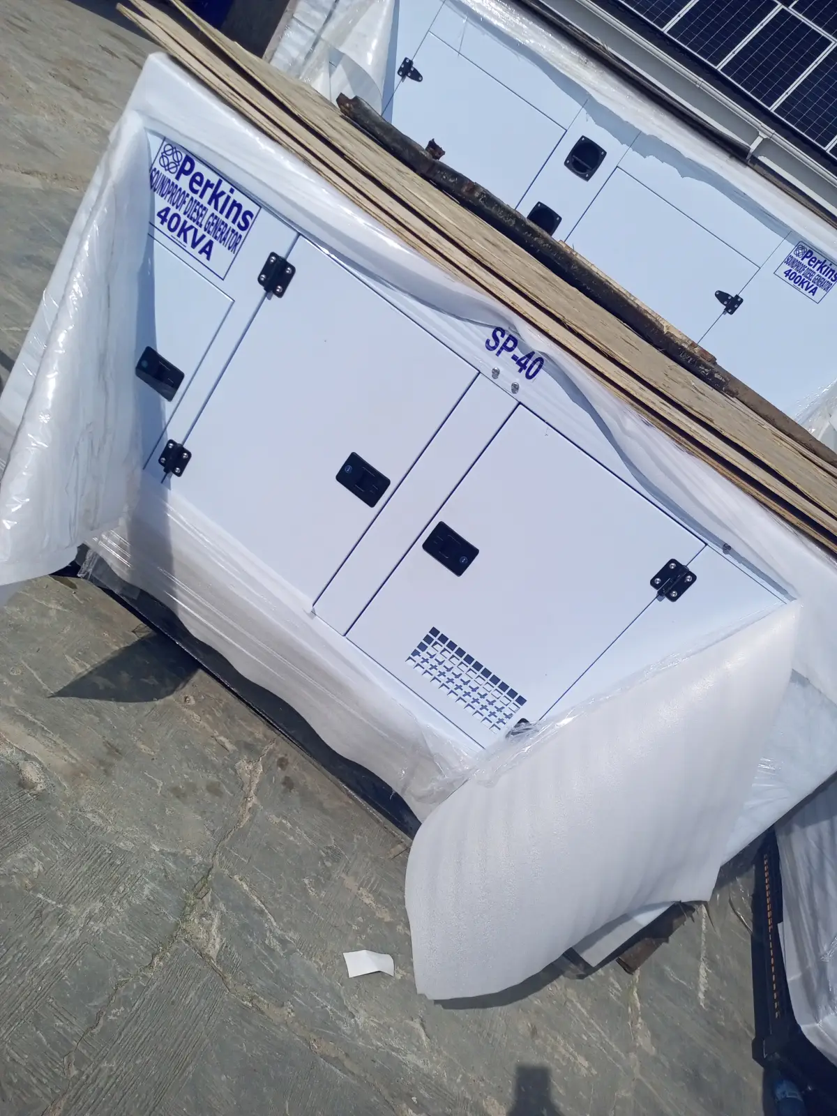 Brand new England Stamford Perkins Soundproof diesel engine generator - Image 1