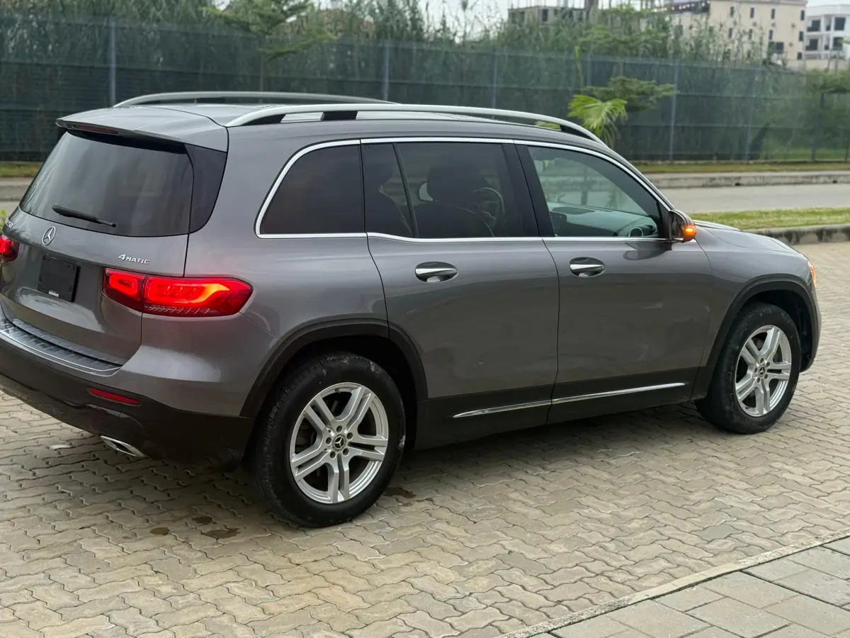 Mercedes Benz GLB 250 4Matic - Image 2