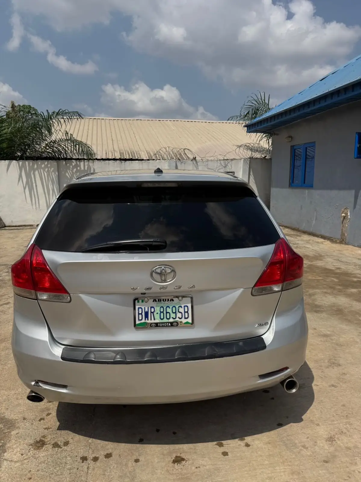 2010 Toyota venza Awoof deal - Image 5