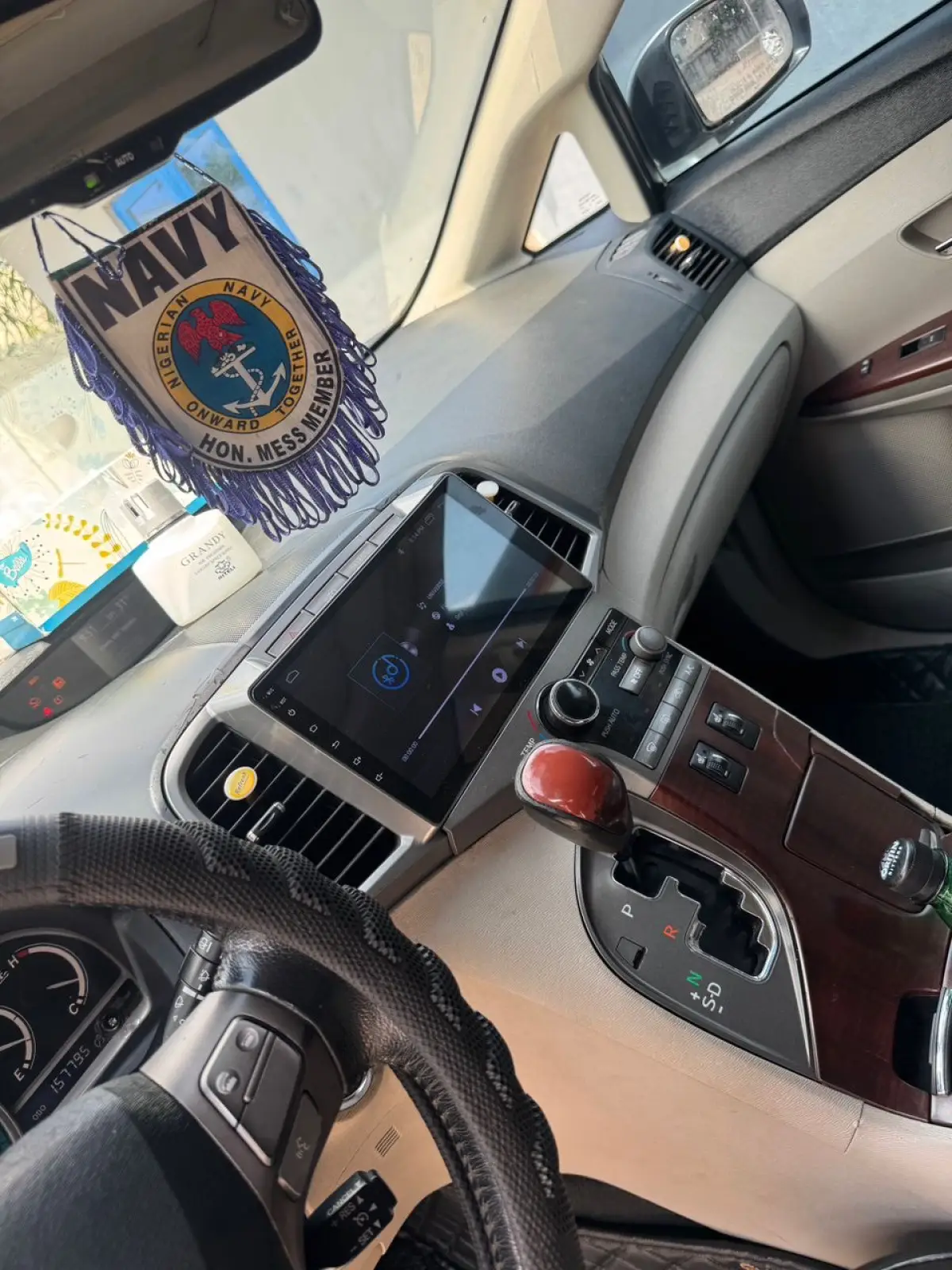 2010 Toyota venza Awoof deal - Image 6