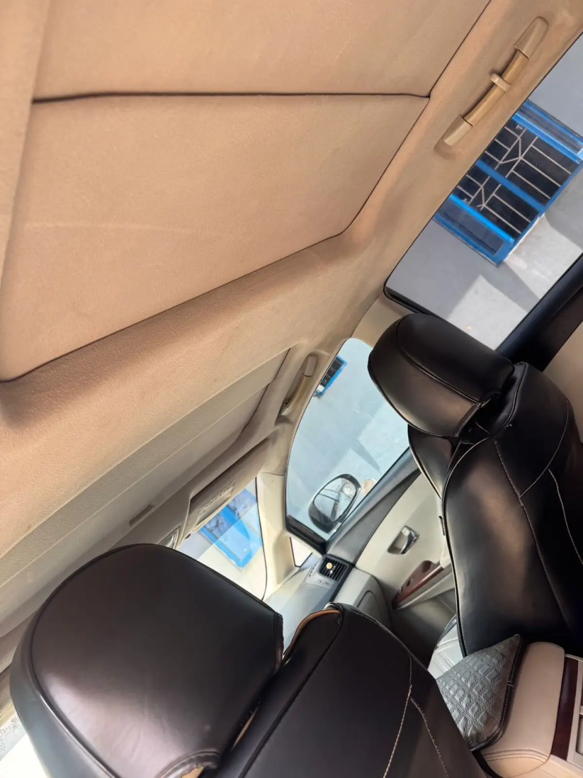 2010 Toyota venza Awoof deal - Image 8