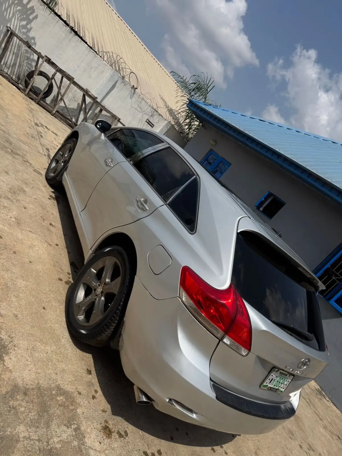 2010 Toyota venza Awoof deal - Image 11