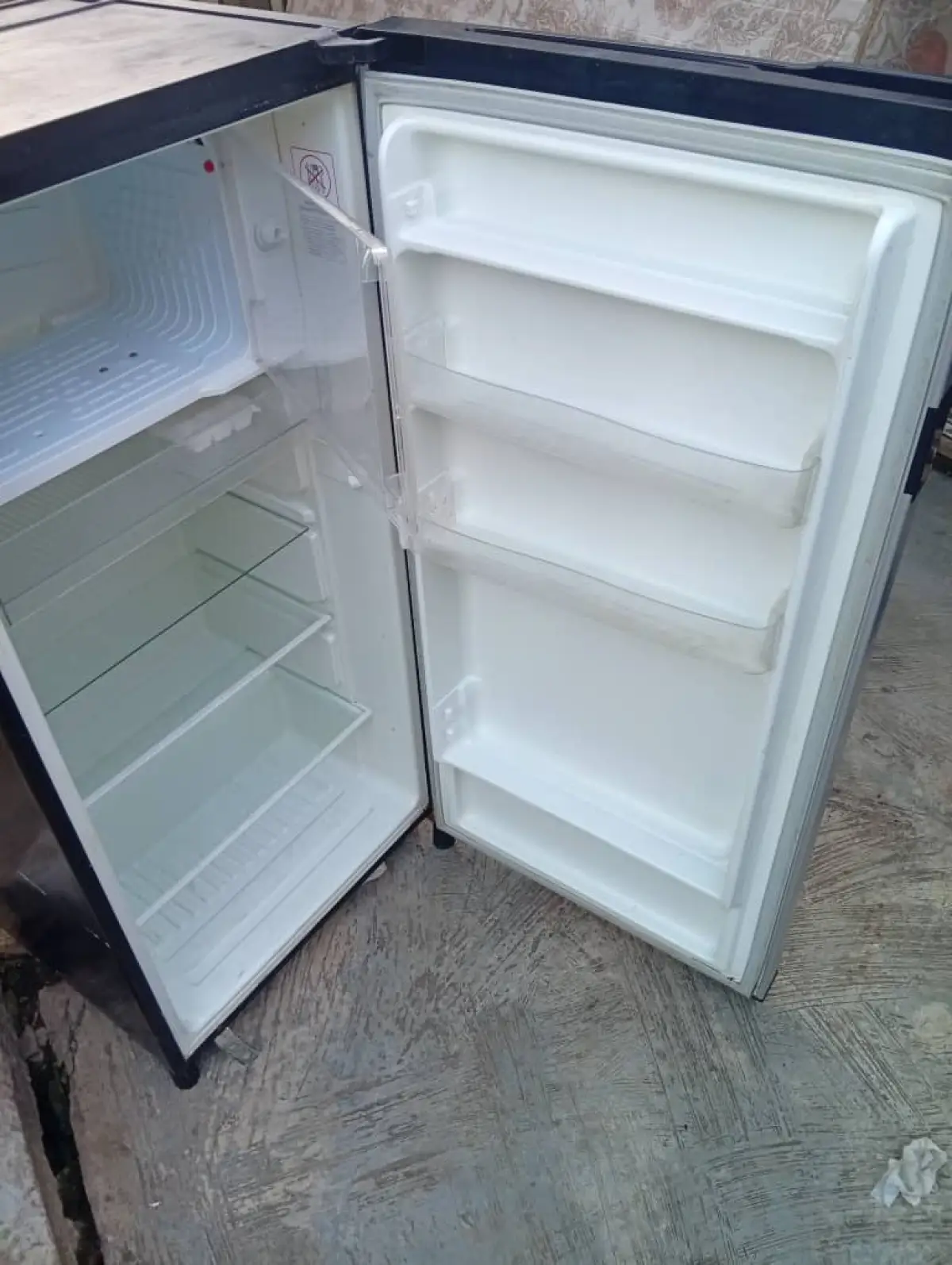 Haier thermcool refrigerator model HR-185L - Image 3