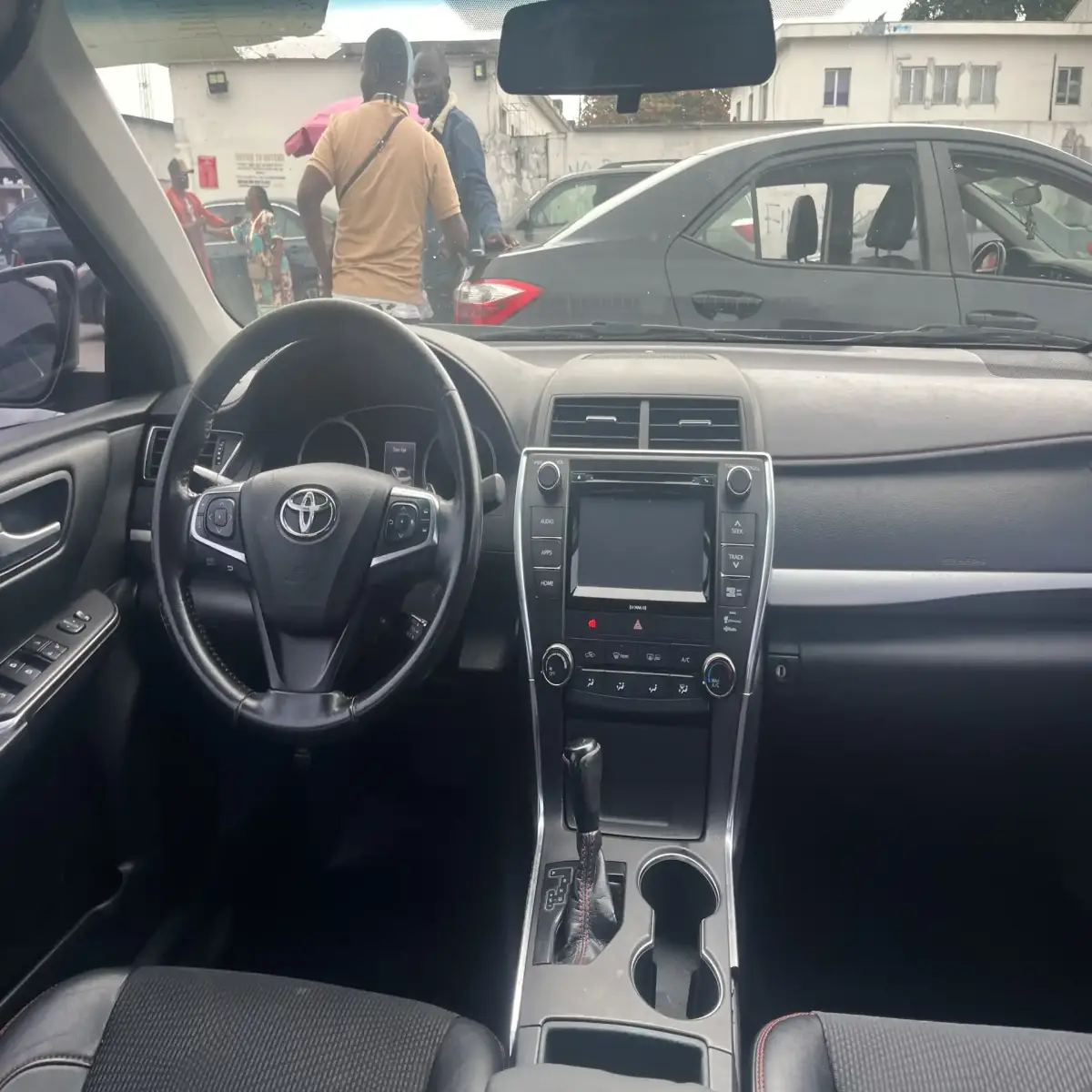 Foreign Used 2017 Toyota camry - Image 5