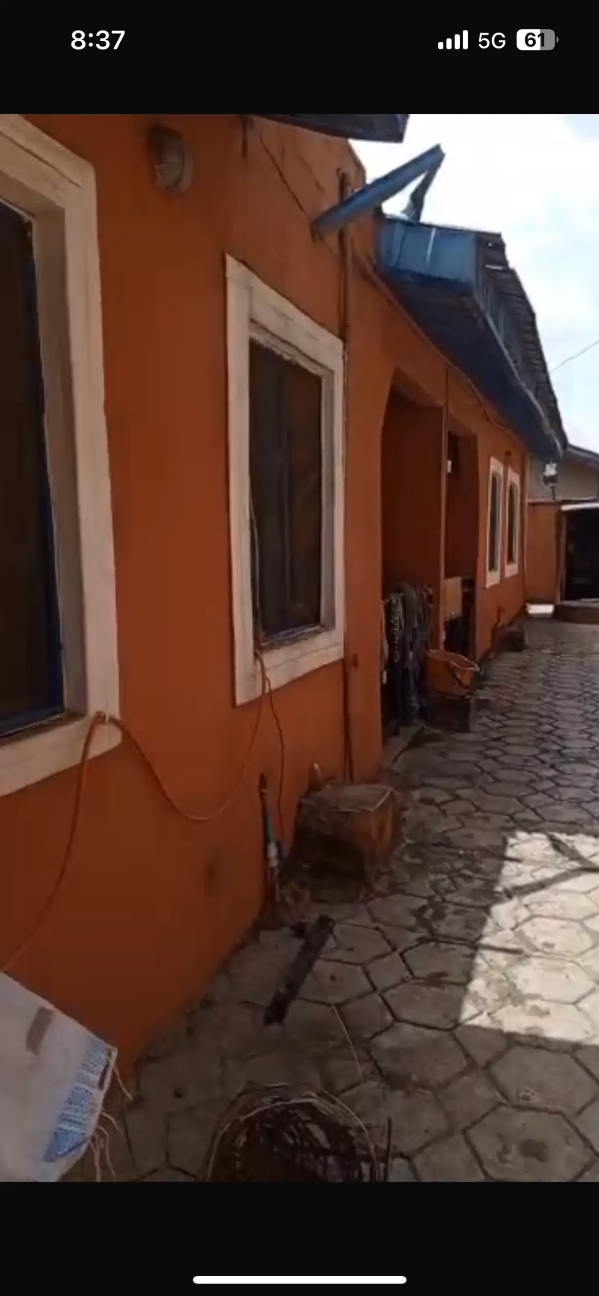 6 BEDROOM DUPLEX WITH 2 NOS OF 3 BEDROOM FLAT AT COLLEGE IGANDO LAGOS 125m - Image 5