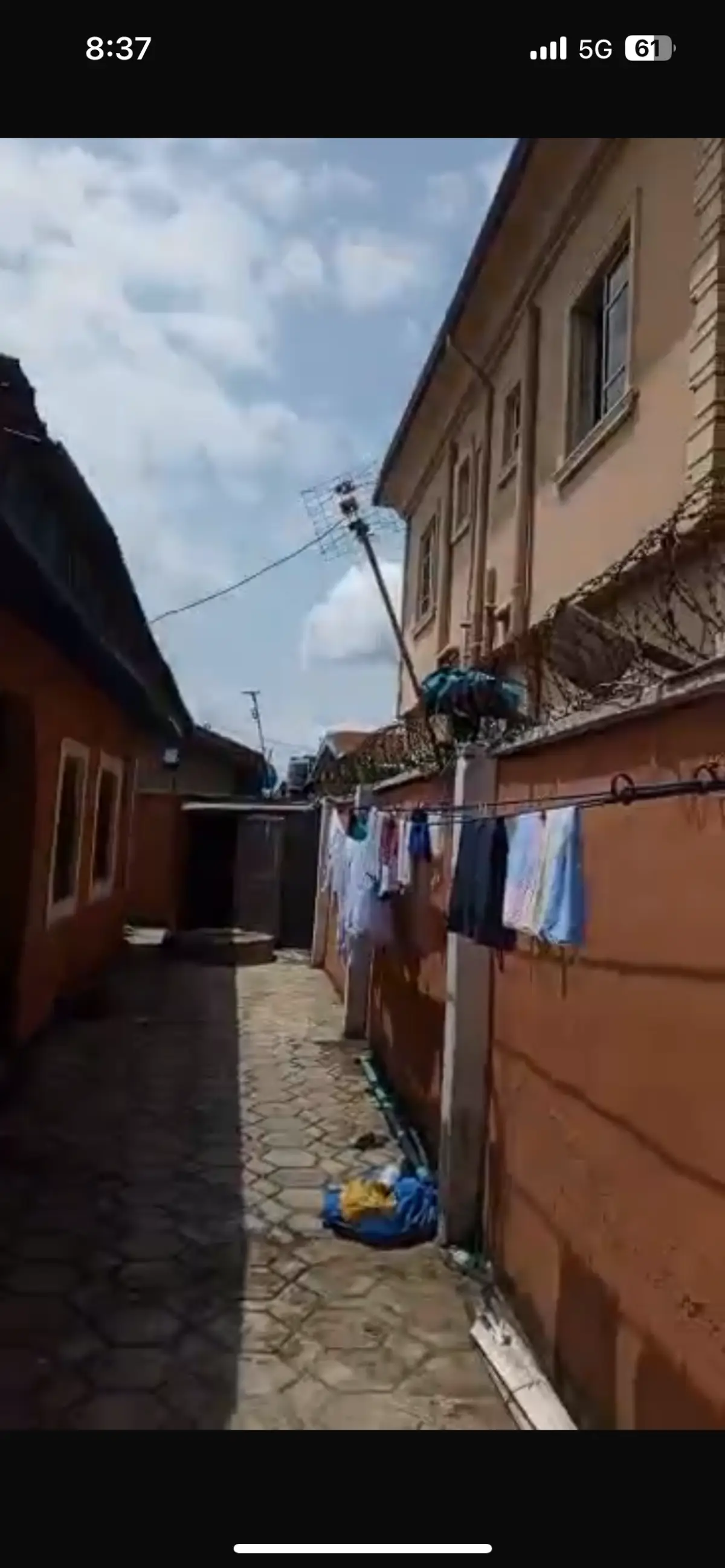 6 BEDROOM DUPLEX WITH 2 NOS OF 3 BEDROOM FLAT AT COLLEGE IGANDO LAGOS 125m - Image 8