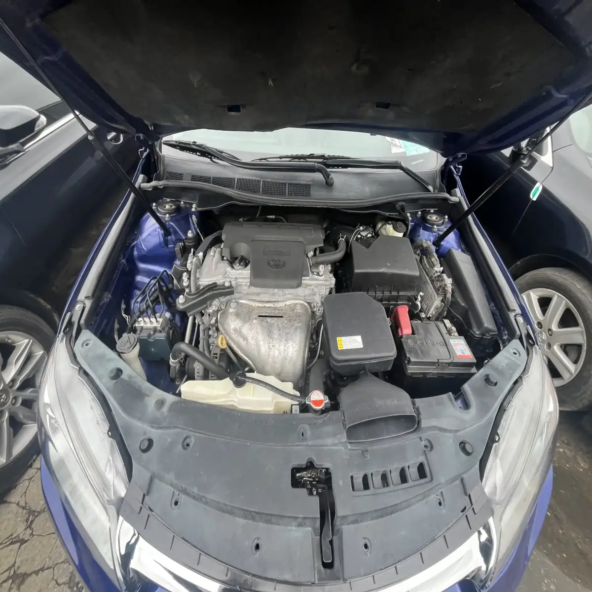 Foreign Used 2017 Toyota camry - Image 9