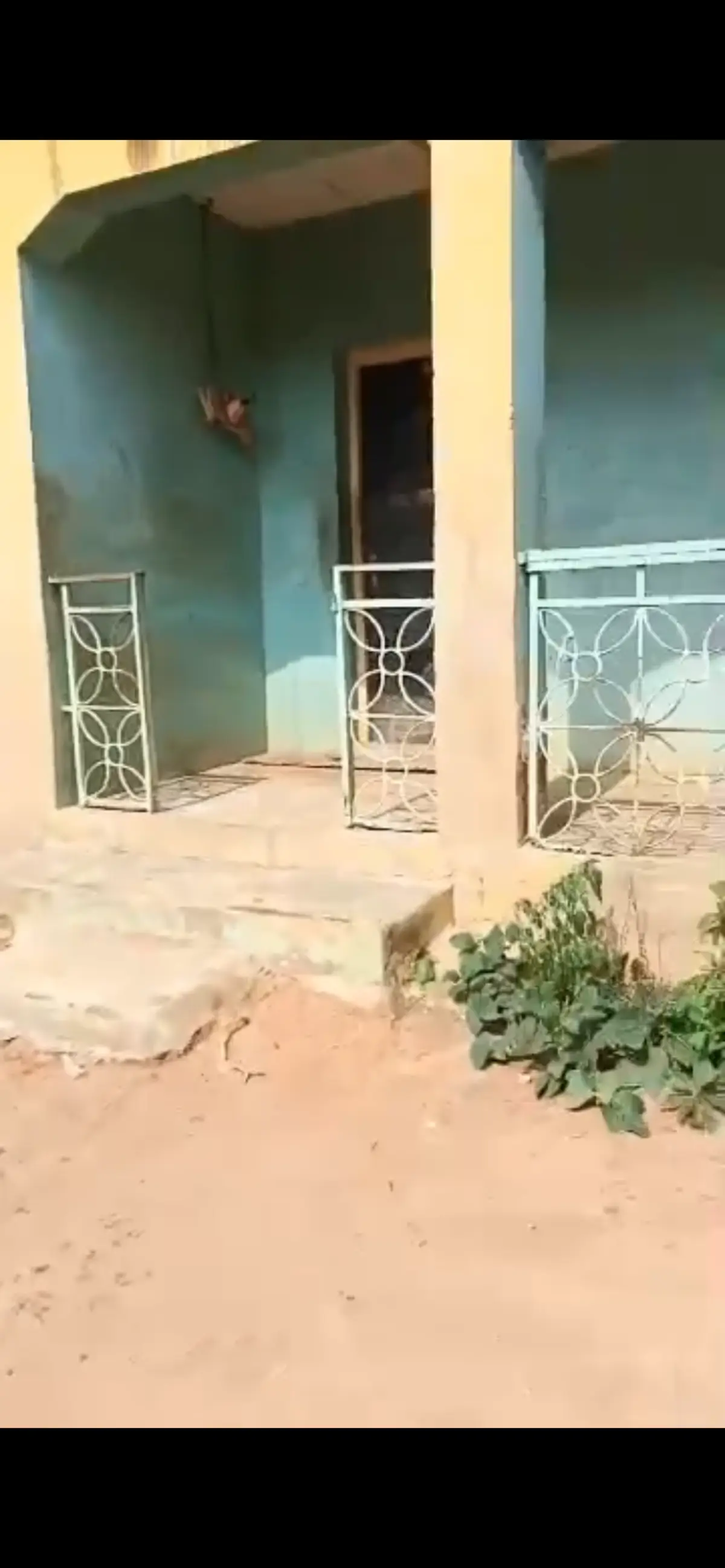 FOR SALES: Full Plot of land 675Sqmts with building at Meiran Lagos. N48m - Image 3