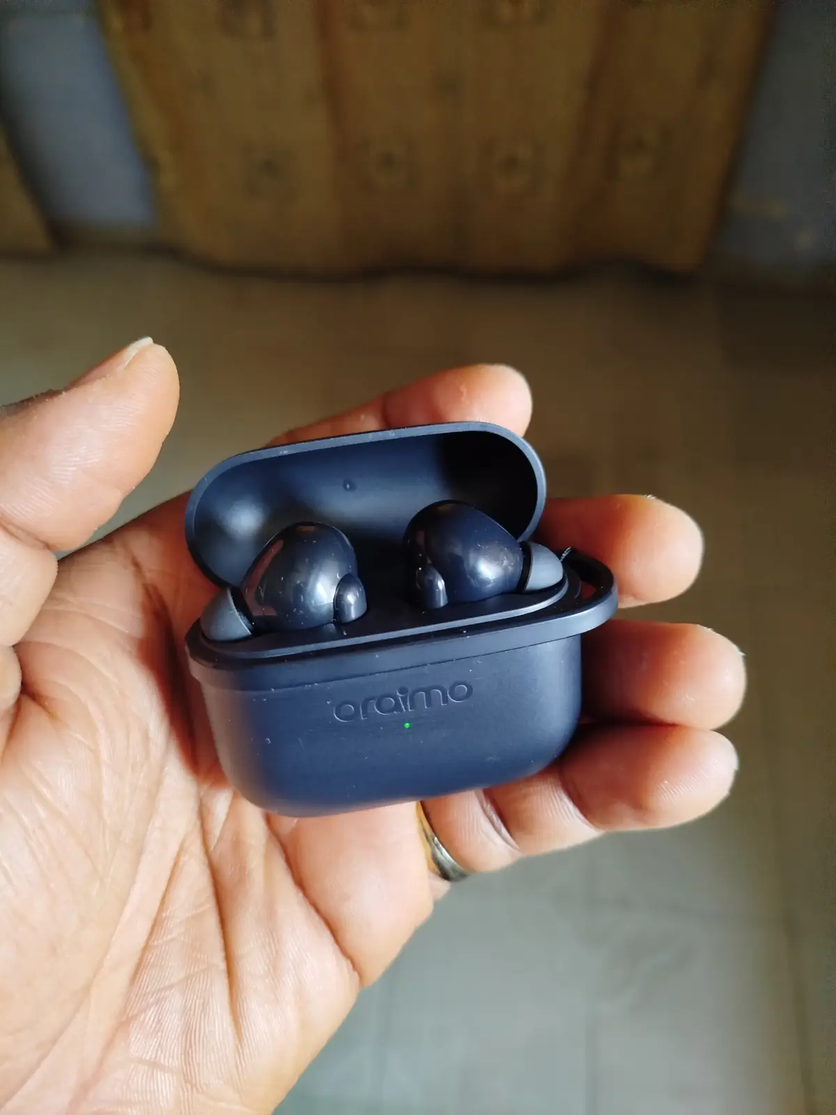 Oraimo earphone for sale barely 2 weeks old - Image 2