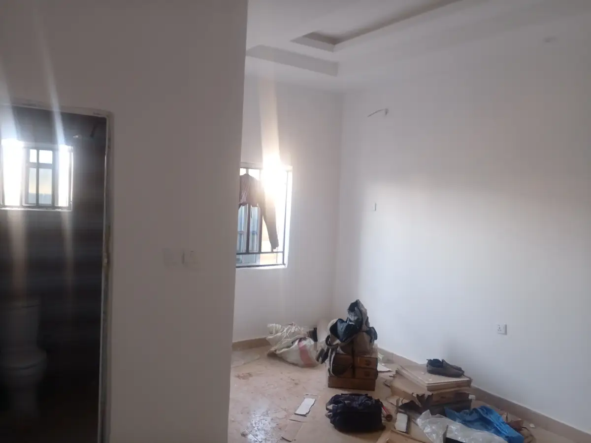 Nice, big newly built 1 bedroom flat in Ushafa - Image 4