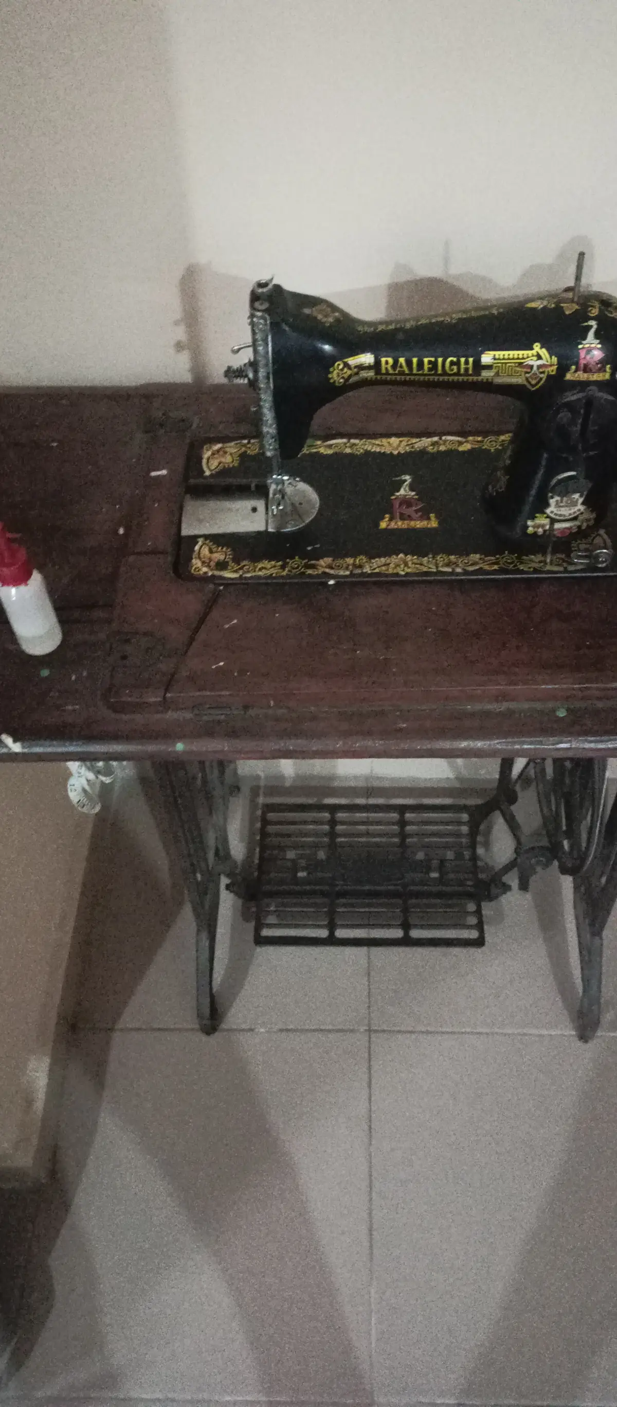 Good Used Sewing Machine - Image 2