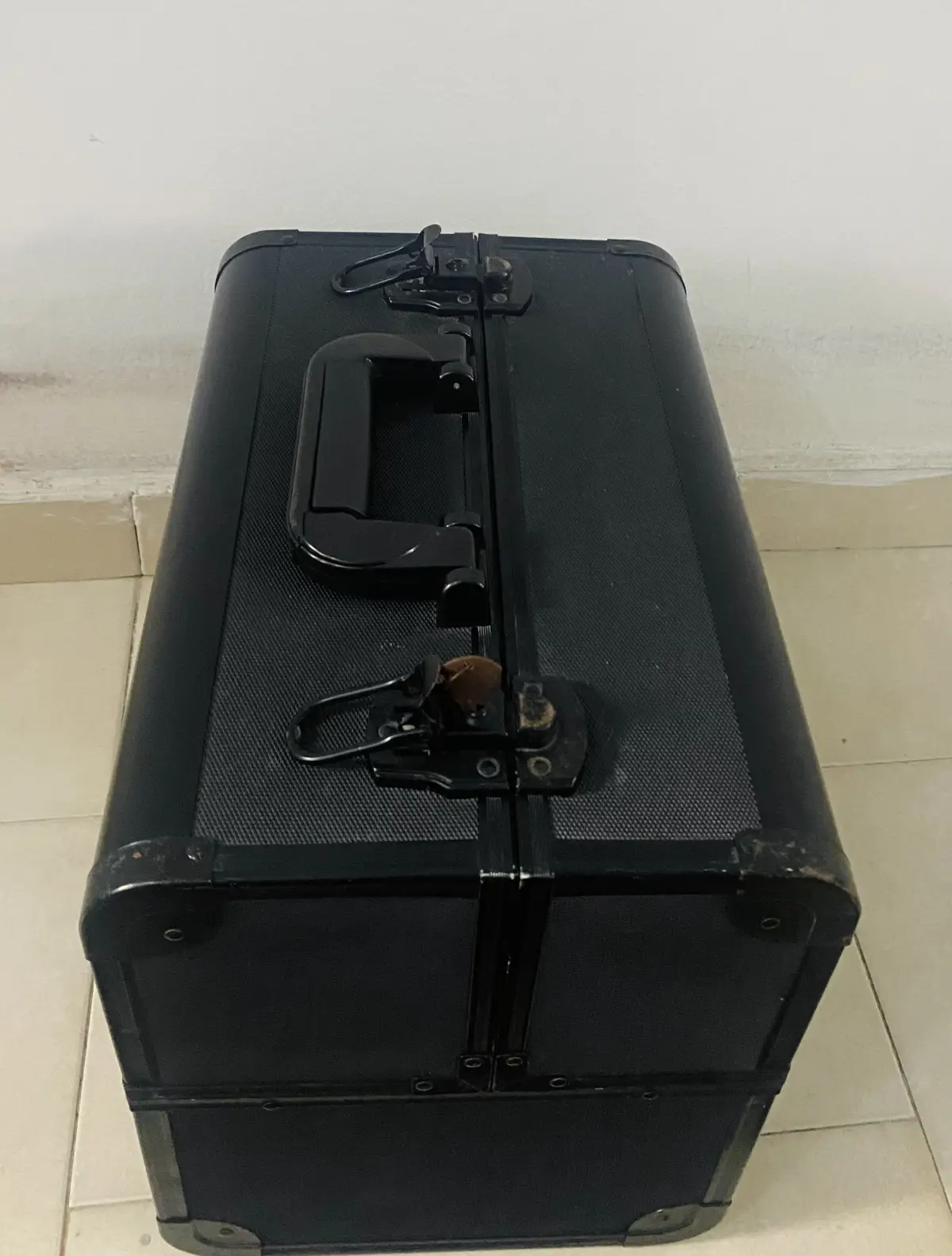 Fairly Used Professional Makeup Box with Leather Brush Bag - Image 3