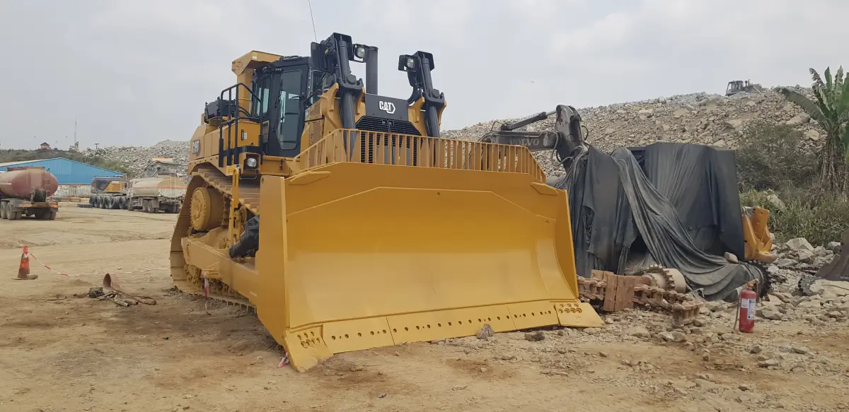 Caterpillar Mechanic - Engineering Services (With Computer Diagnostics) - Image 1