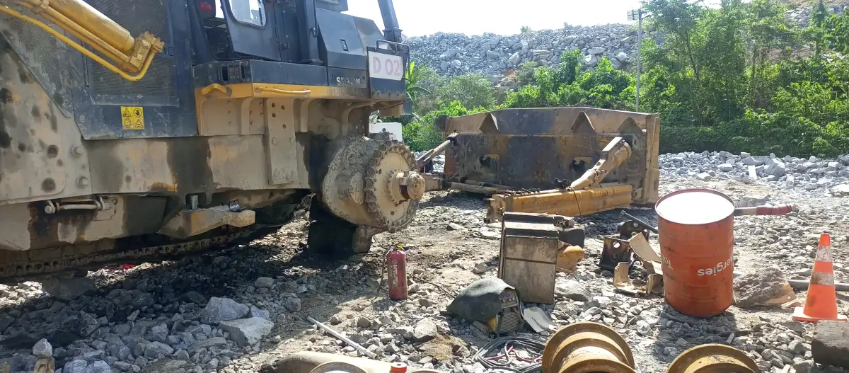Caterpillar Mechanic - Engineering Services (With Computer Diagnostics) - Image 7