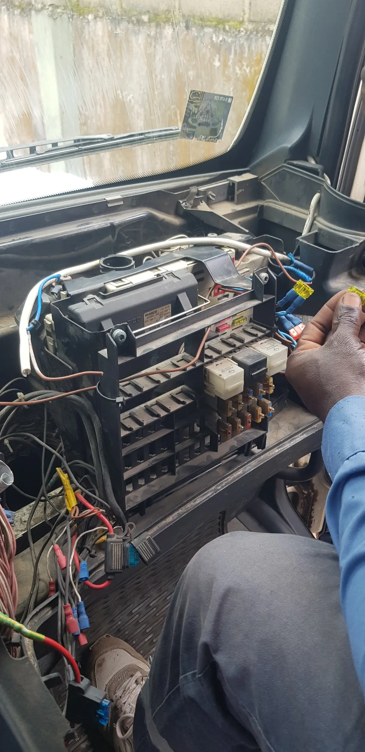 Actros and MAN Mechanic (Computer Diagnostics) - Trailer Park Available - Image 12