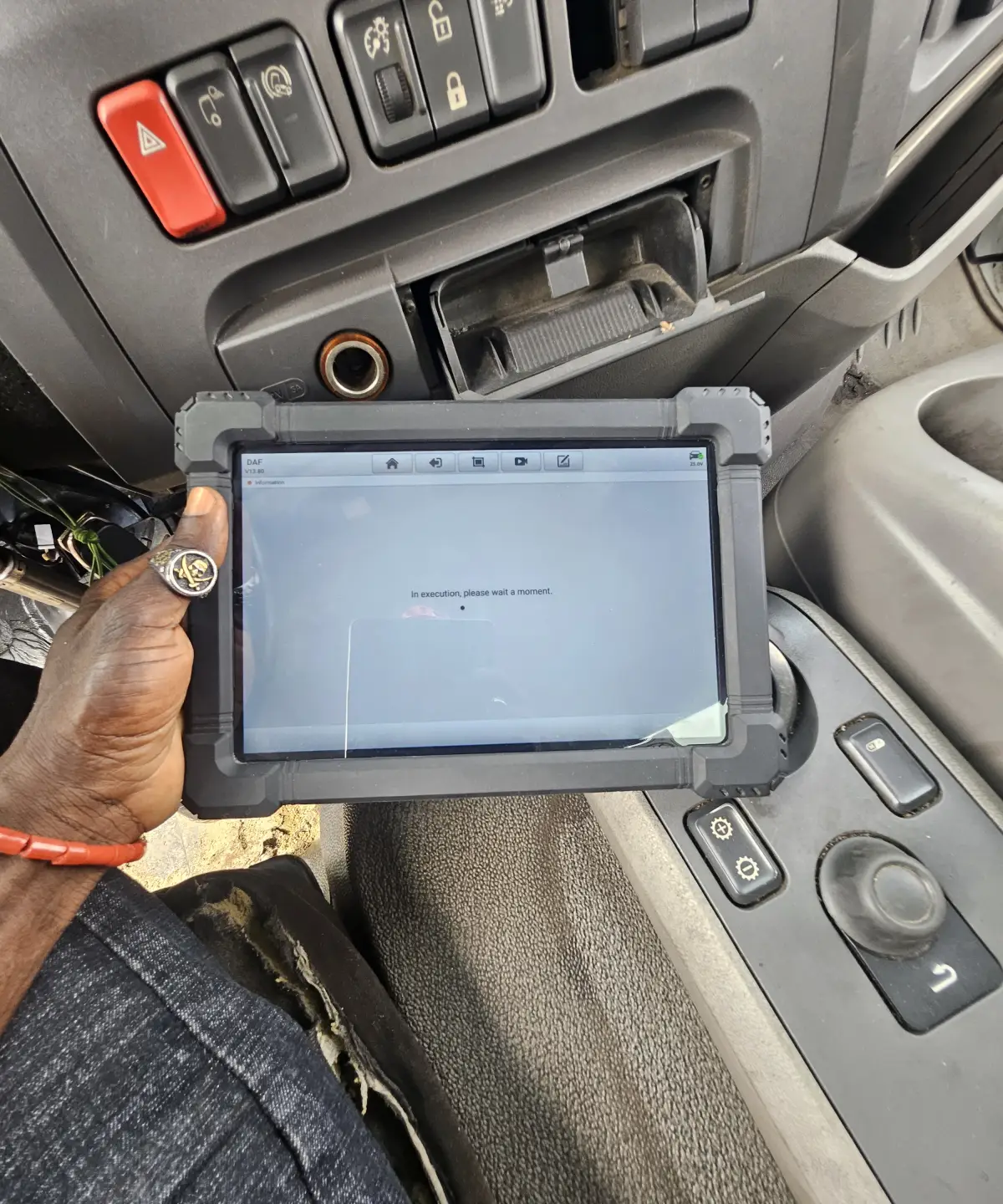 Actros and MAN Mechanic (Computer Diagnostics) - Trailer Park Available - Image 17