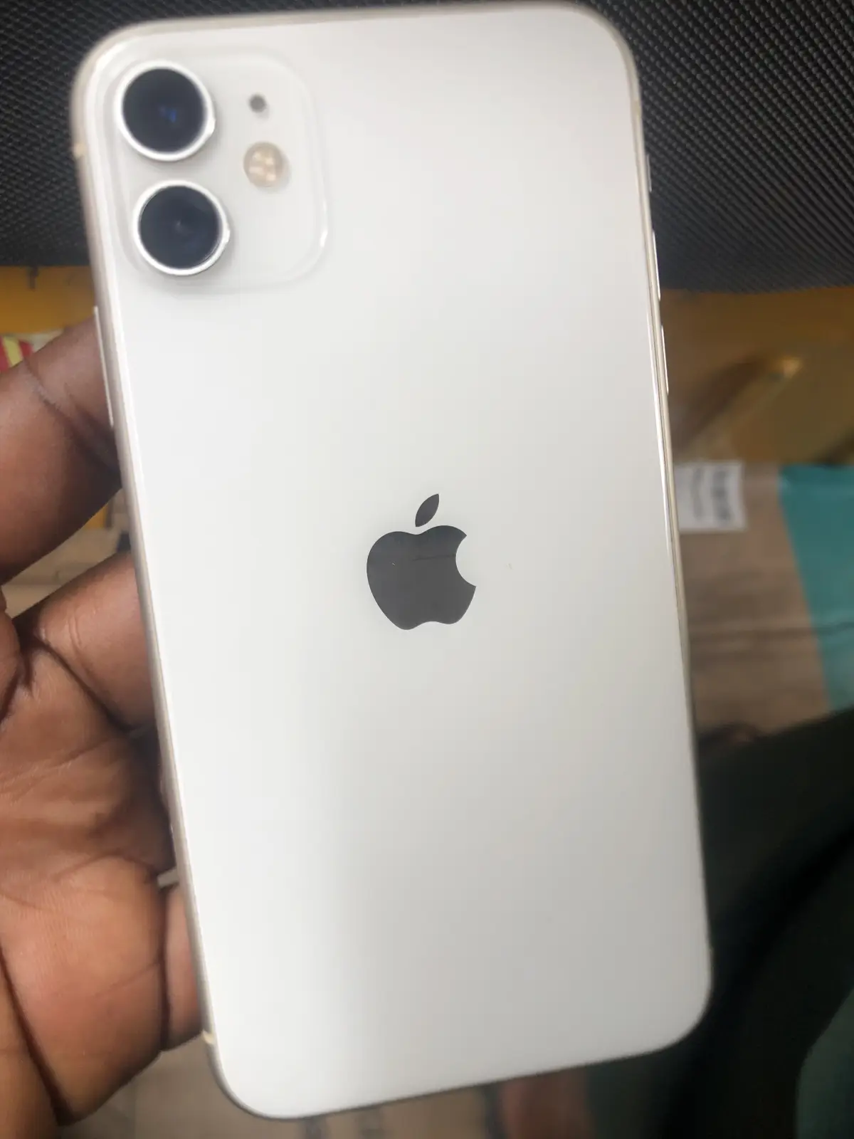 iPhone 11 - Image 5