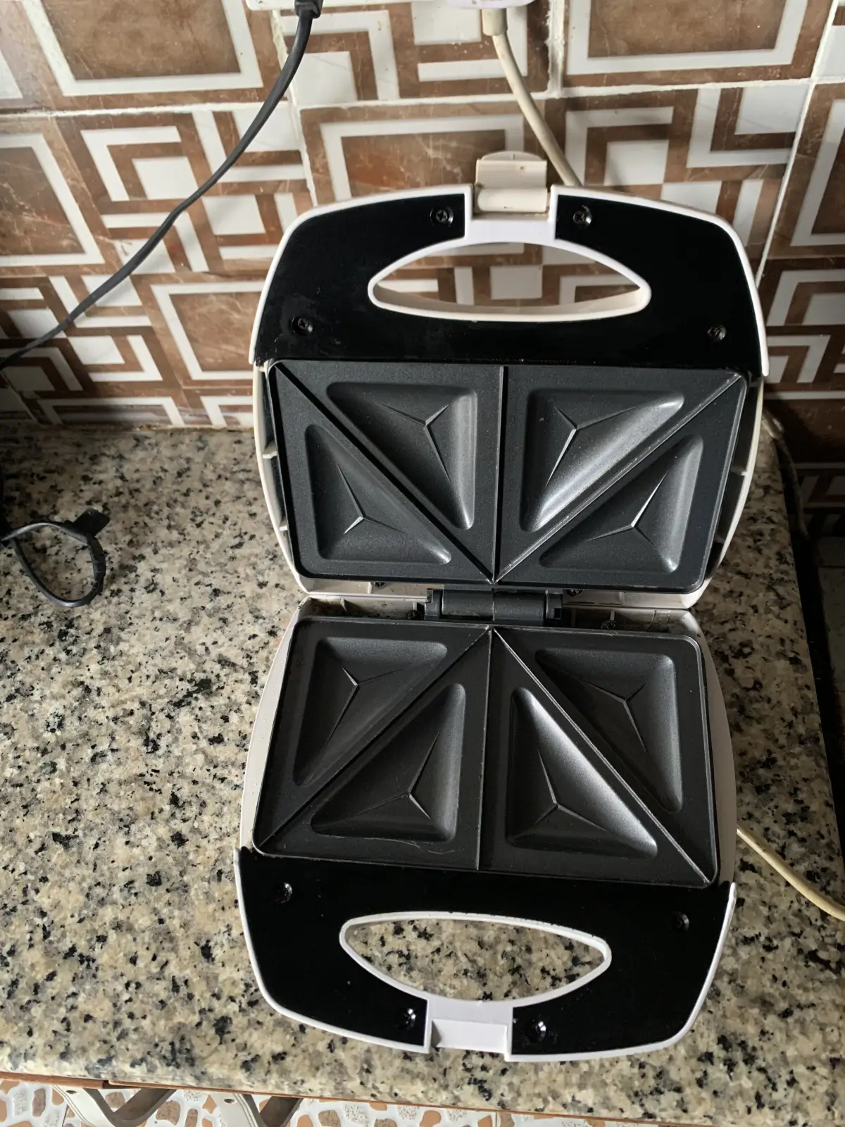 Neatly used Sandwich, Bread Toaster - Image 1