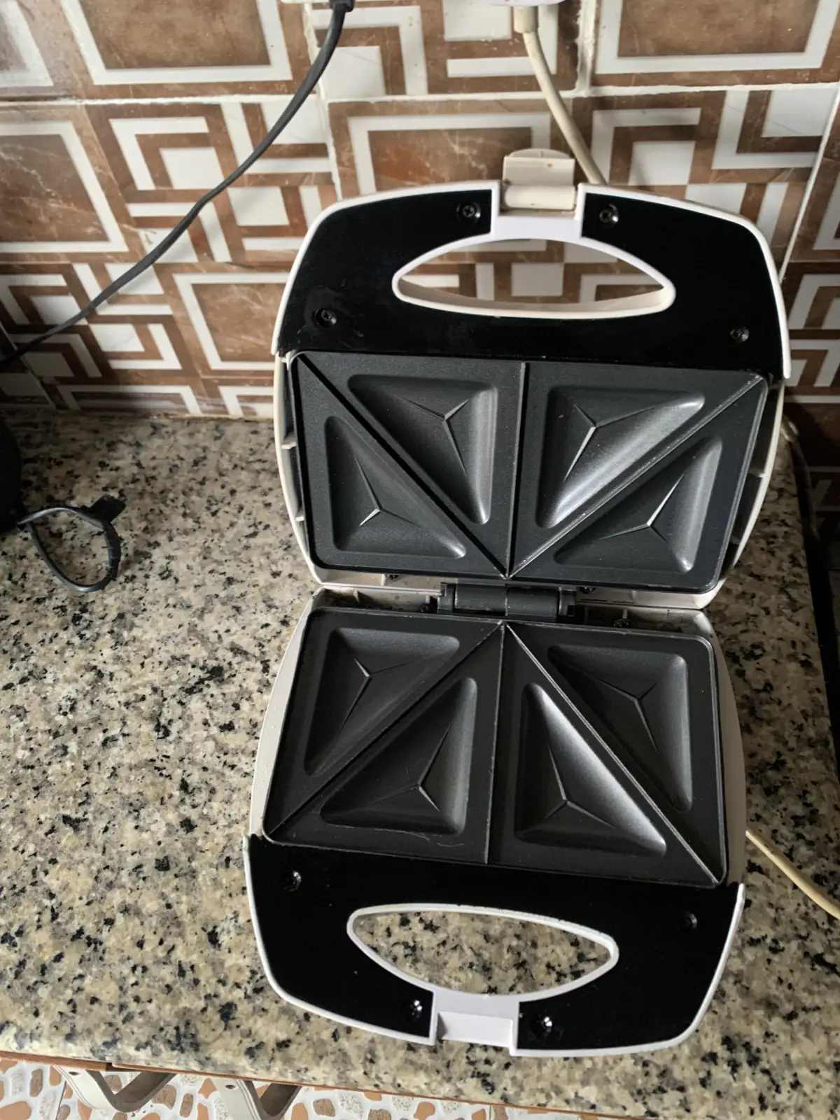 Neatly used Sandwich, Bread Toaster - Image 3