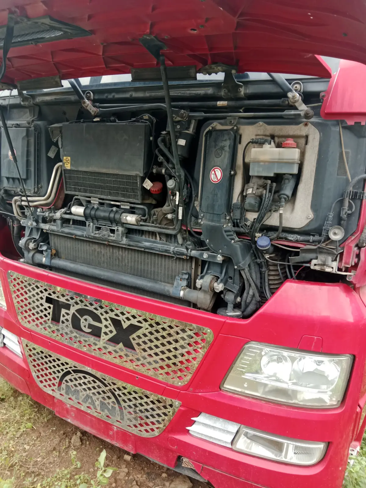 MAN TGX Trailer Head for Transport and Courier - Image 6