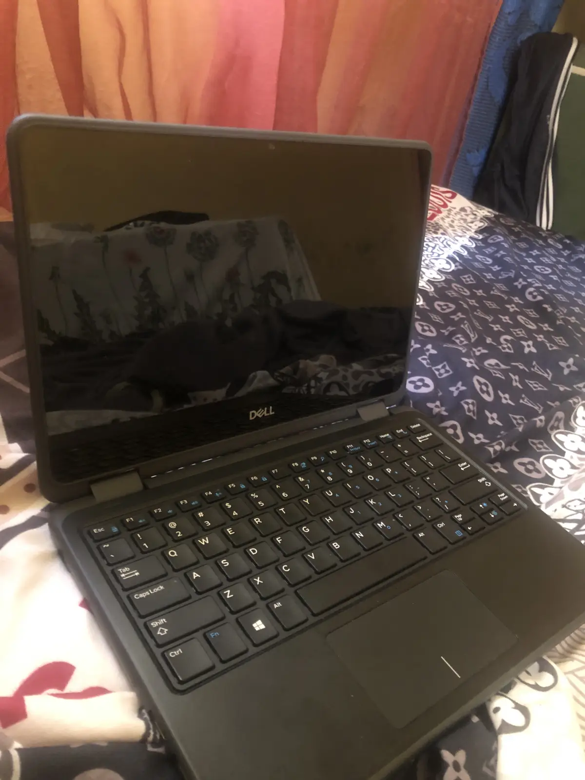 Dell laptop 3190 2 in 1 touchscreen - Image 2