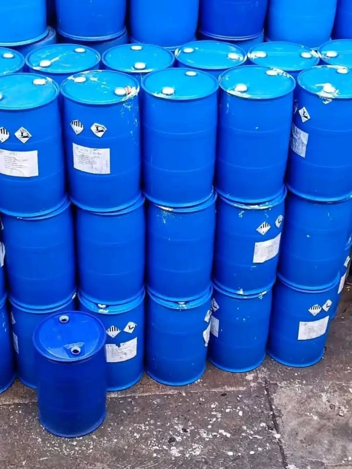 220litres Plastic drums for sale - Image 1