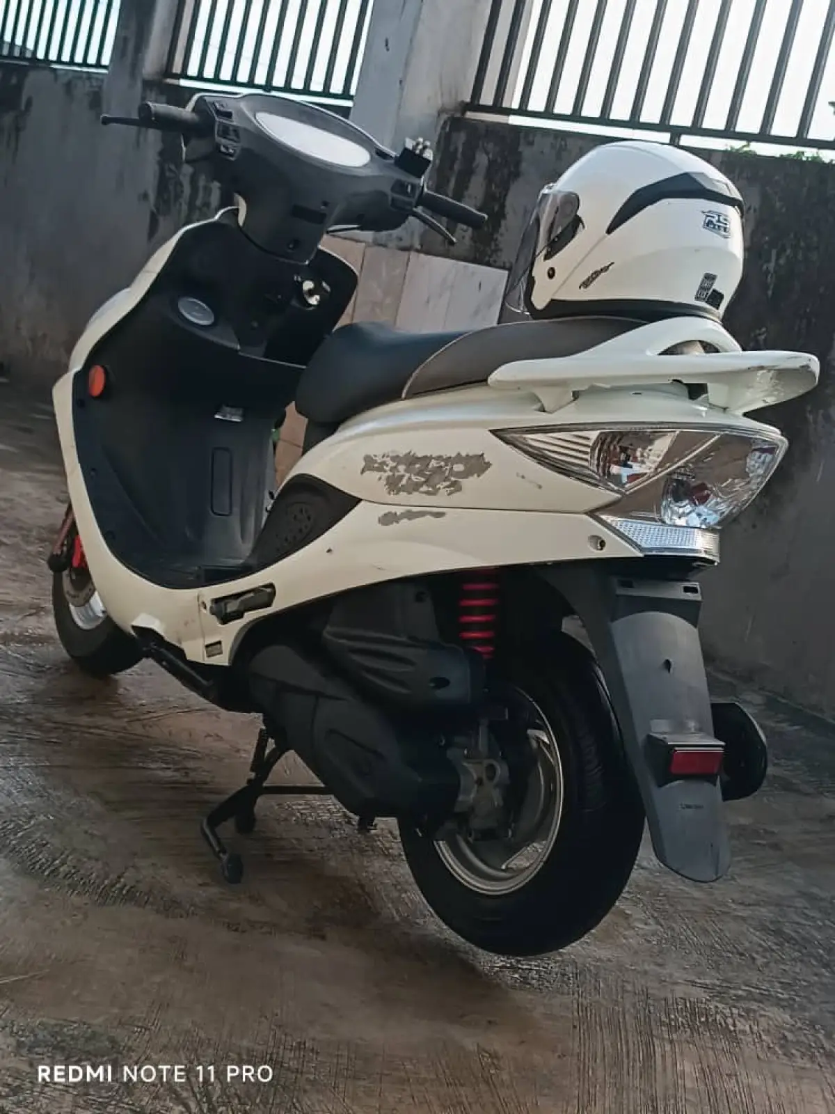 Kymco jockey v2 scooter - Image 4