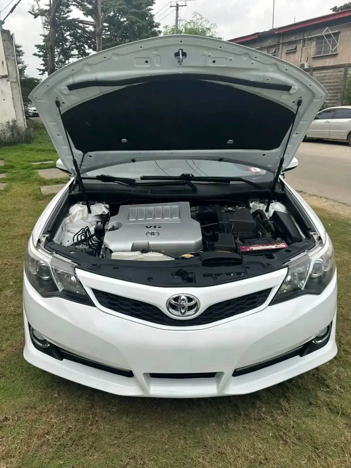 Toyota Camry - Image 11