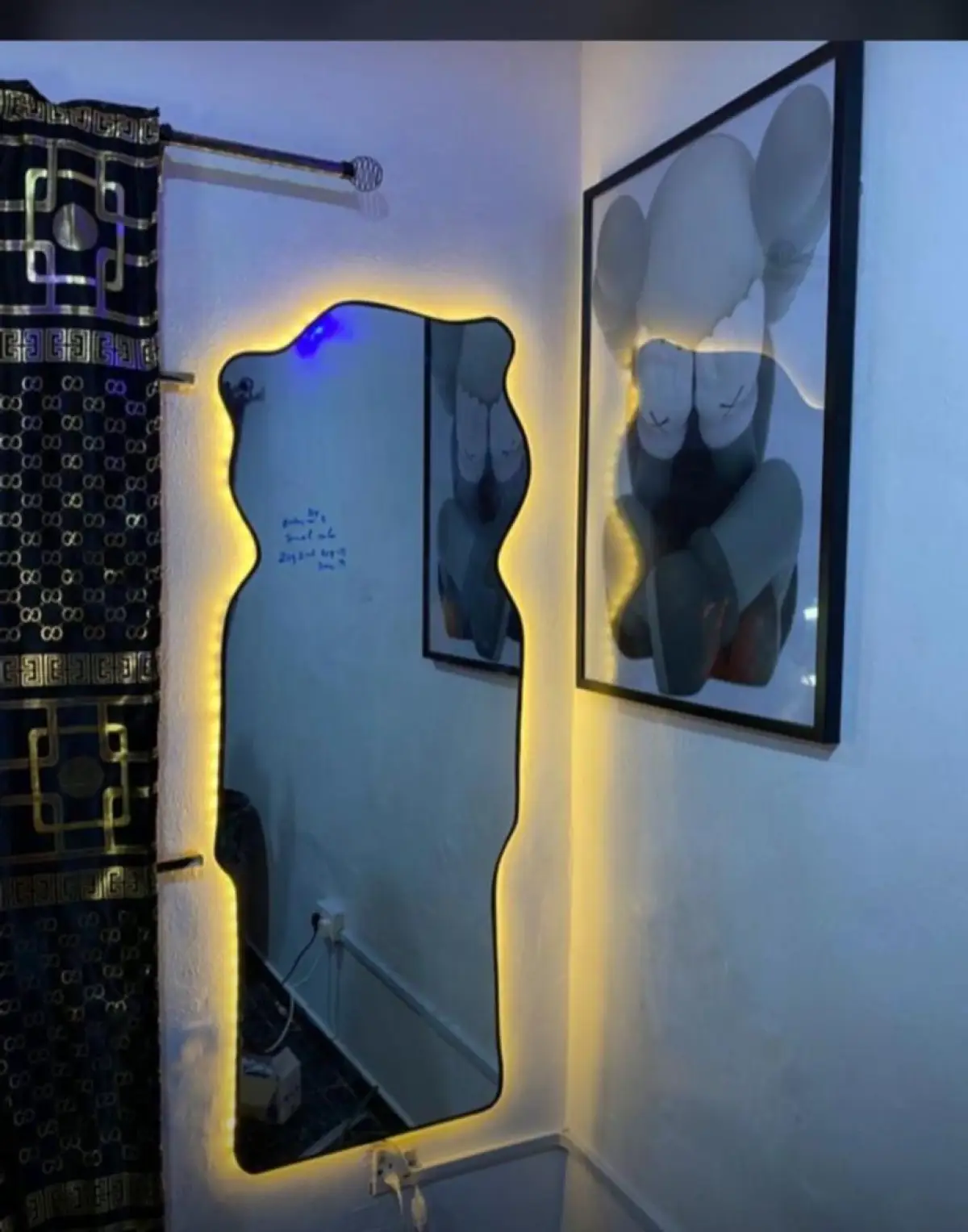 Shaped design mirror with full led light - Image 2