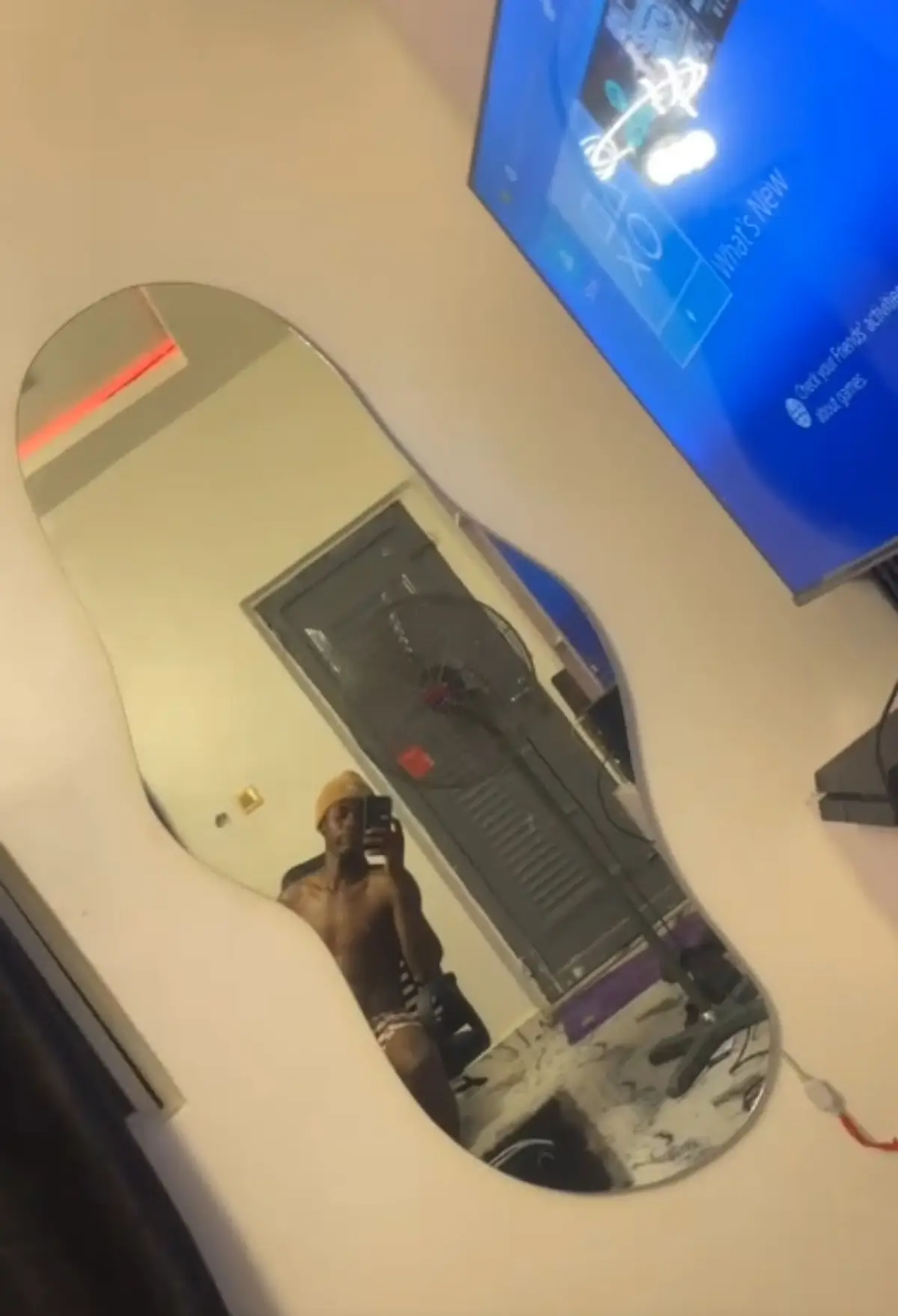 Shaped design mirror with full led light - Image 4