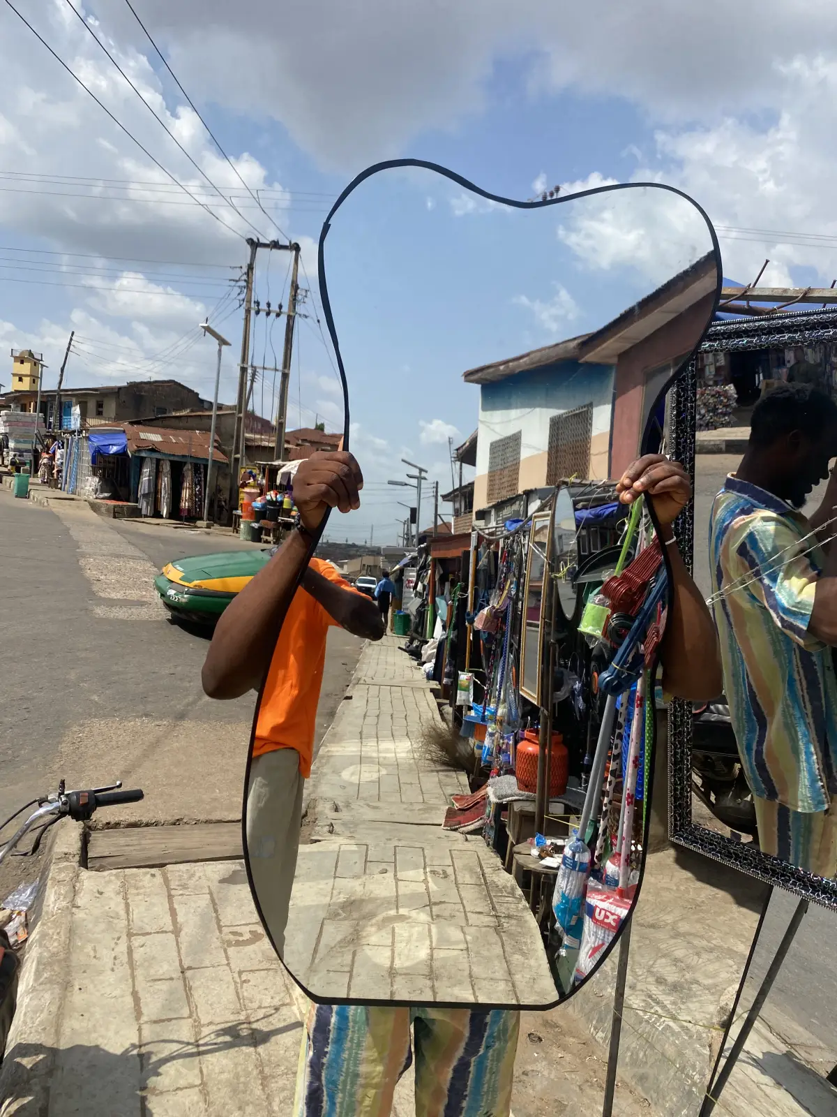 Shaped design mirror with full led light - Image 7