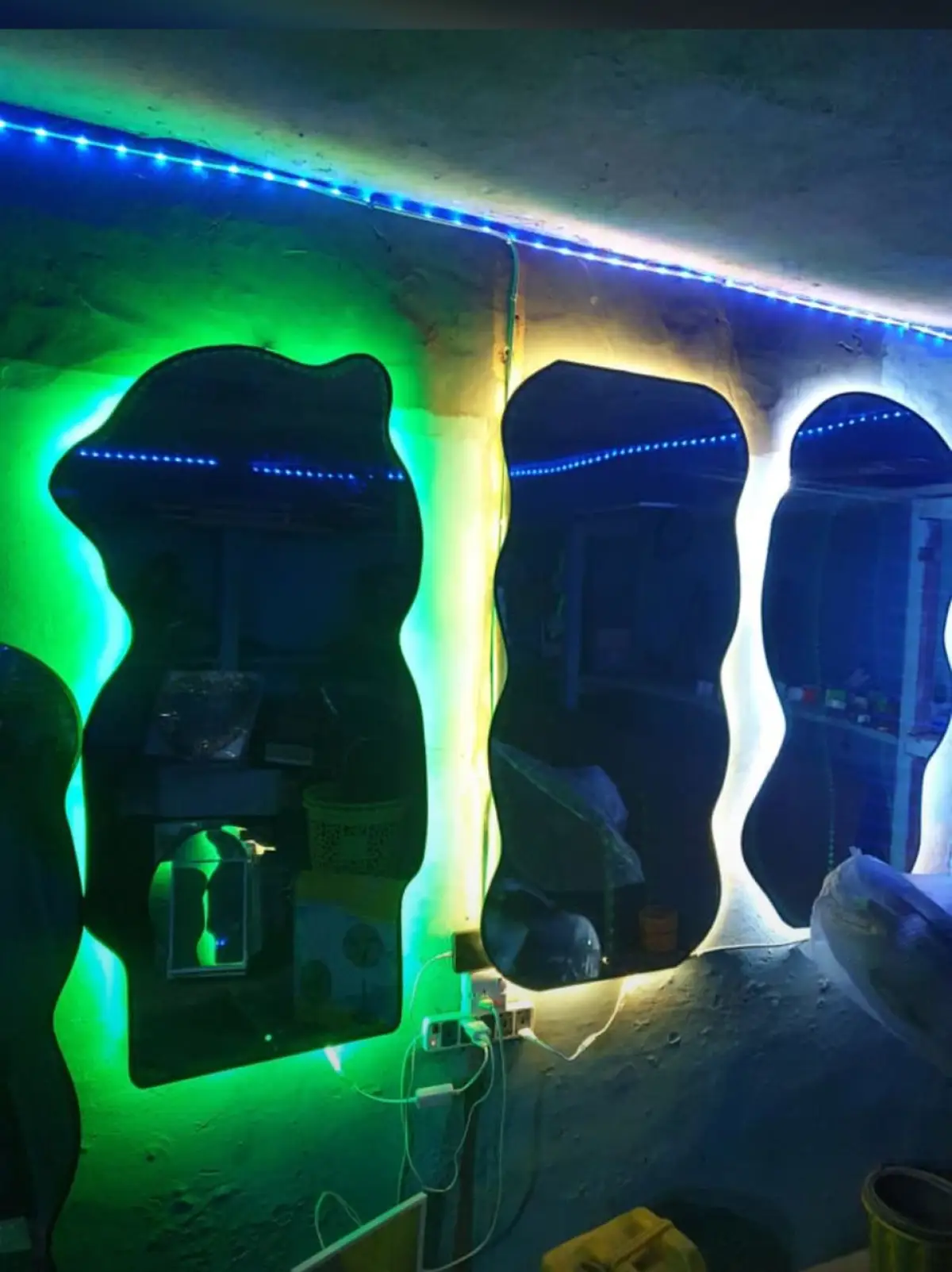 Shaped design mirror with full led light - Image 13