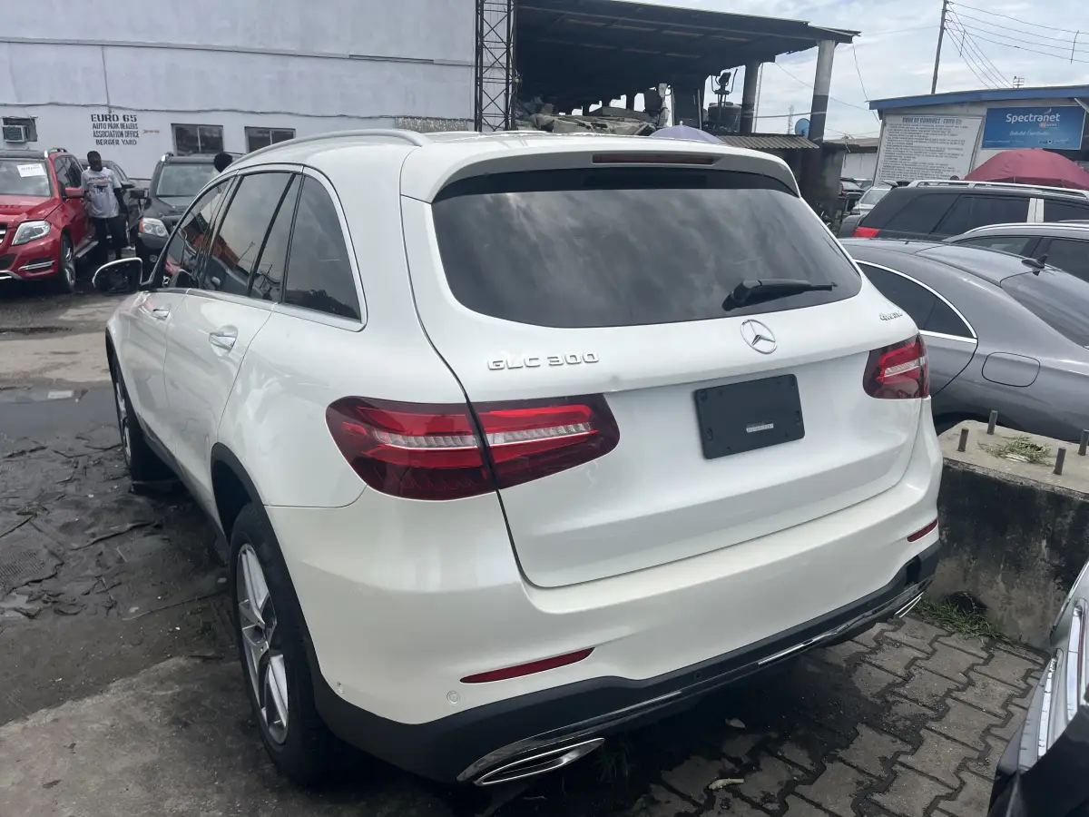 Foreign Used 2017 Mercedes Benz glc300 360 camera - Image 9