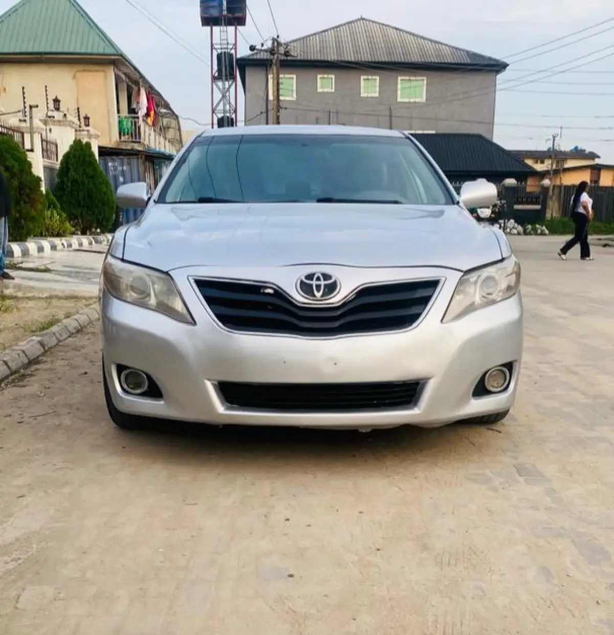 Toyota Camry XLE 2011 - Image 1
