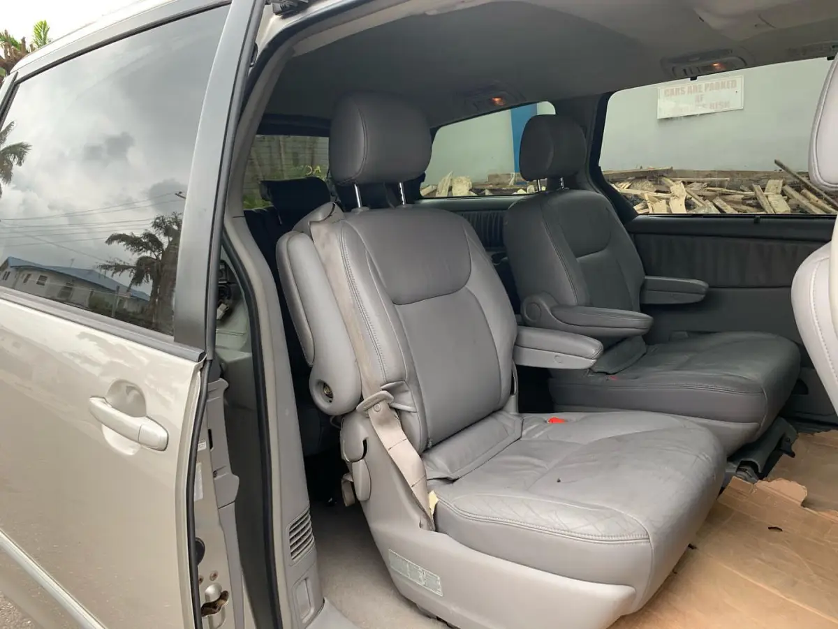 Foreign used Toyota sienna 2005 for sale - Image 6