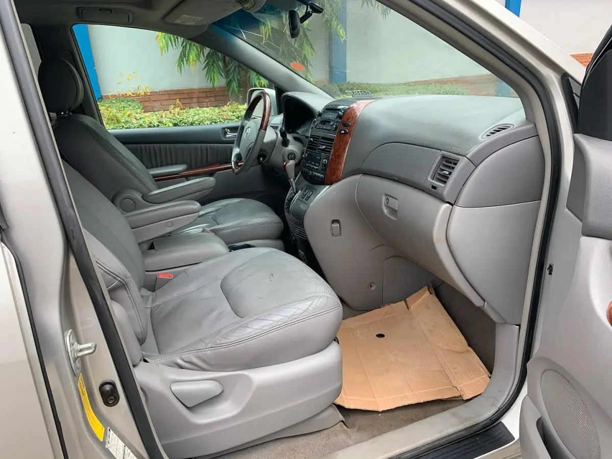 Foreign used Toyota sienna 2005 for sale - Image 7