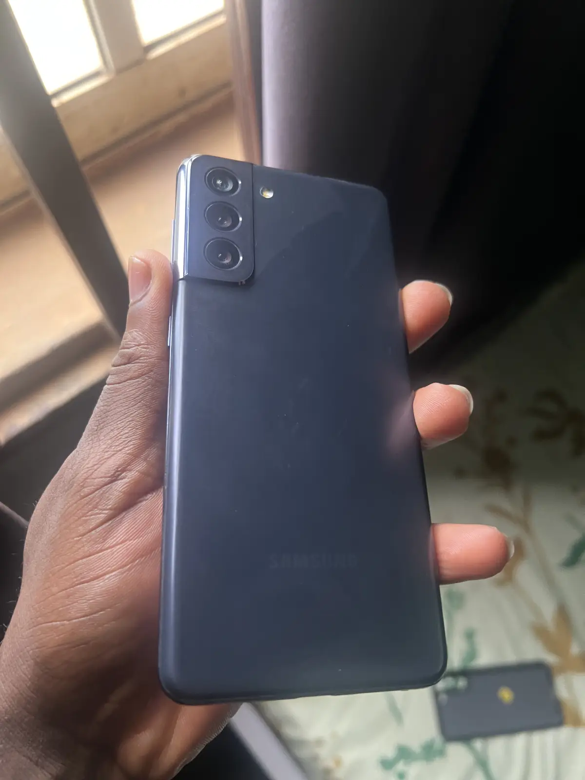 Selling this Samsung S21 at a very cheap price. - Image 2