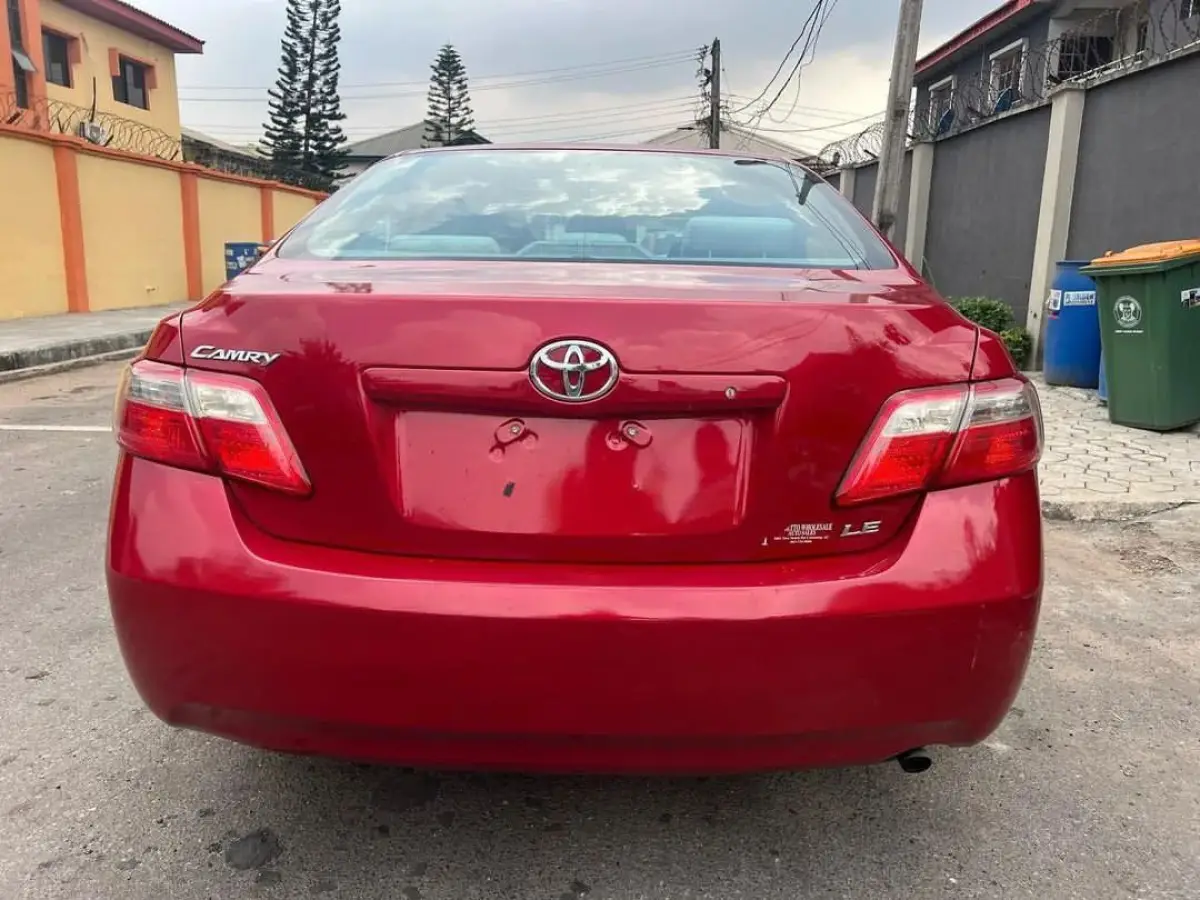 TOYOTA CAMRY - Image 3