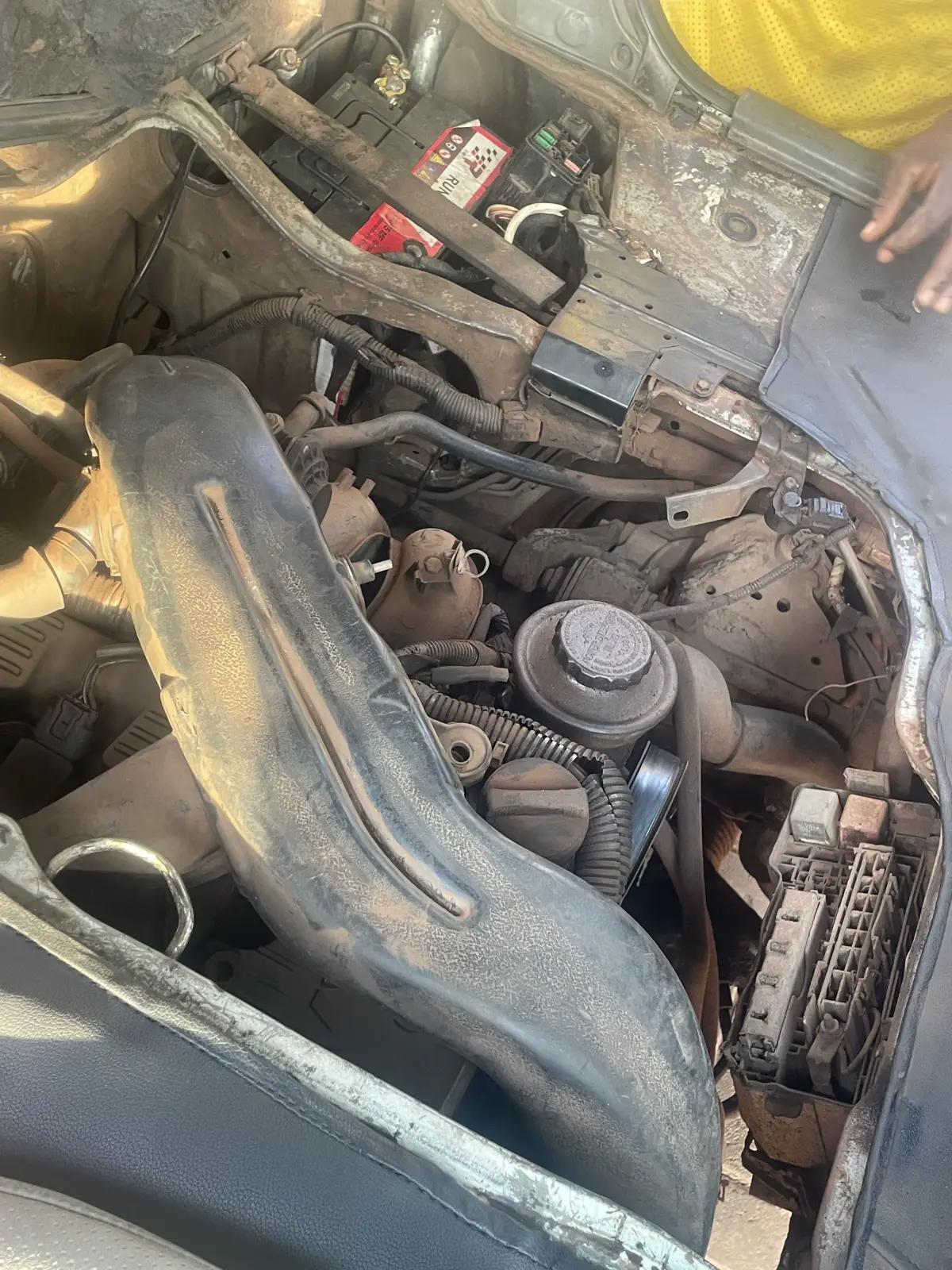 Toyota Hiace bus - Image 6