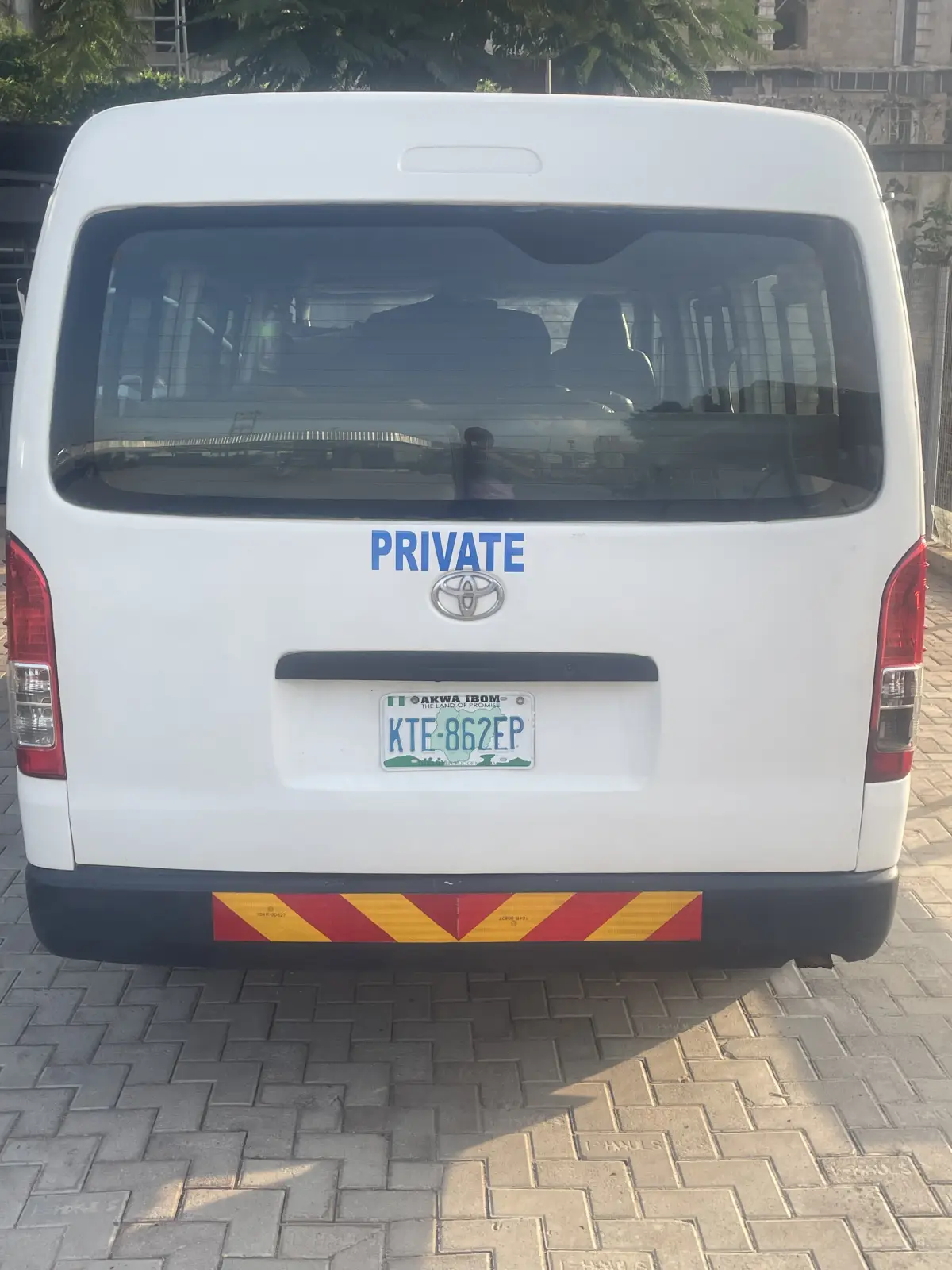 Toyota Hiace bus - Image 7