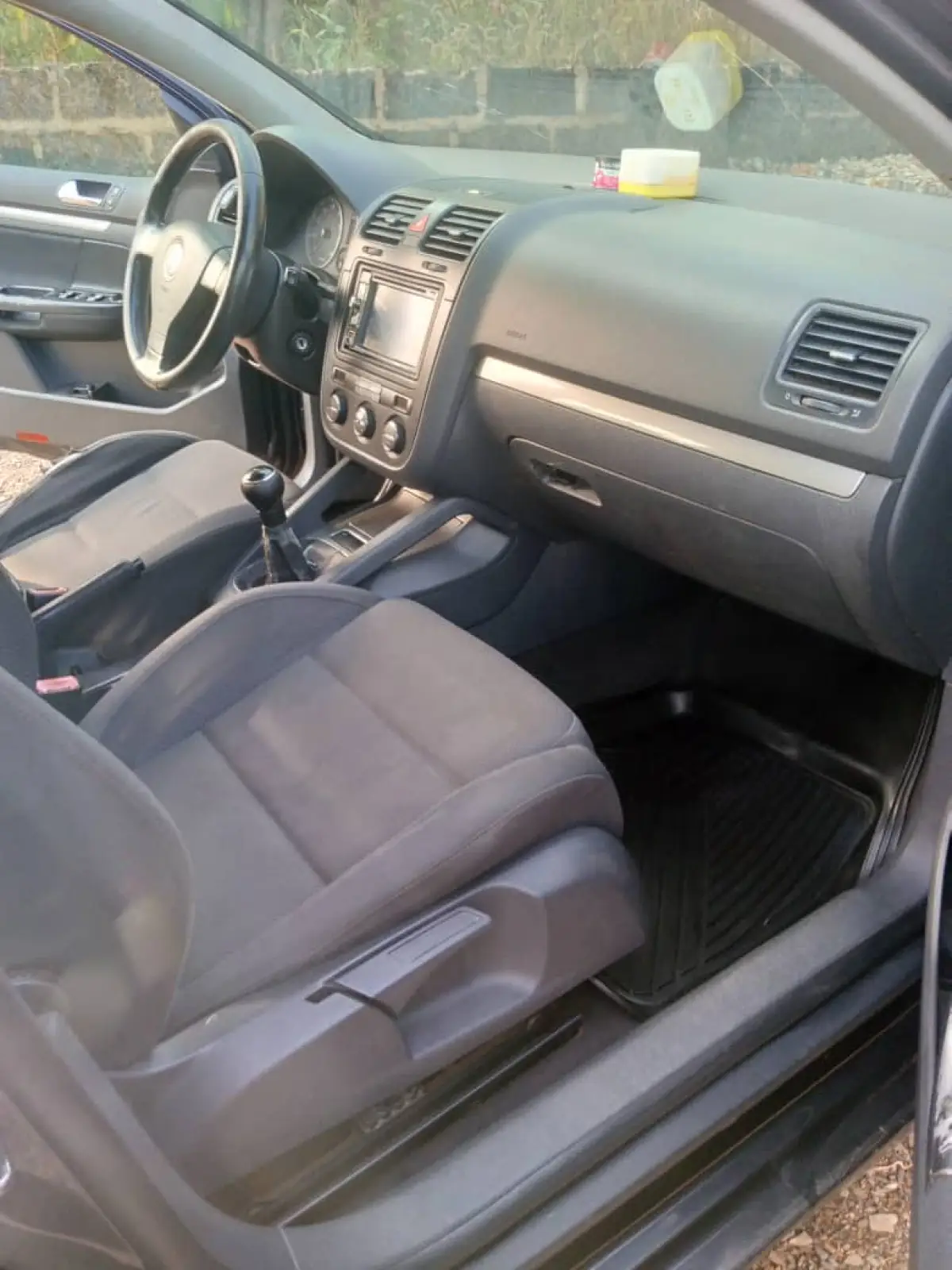 Volkswagen Golf 5 FSI 1.6 FOR SALE - Image 5