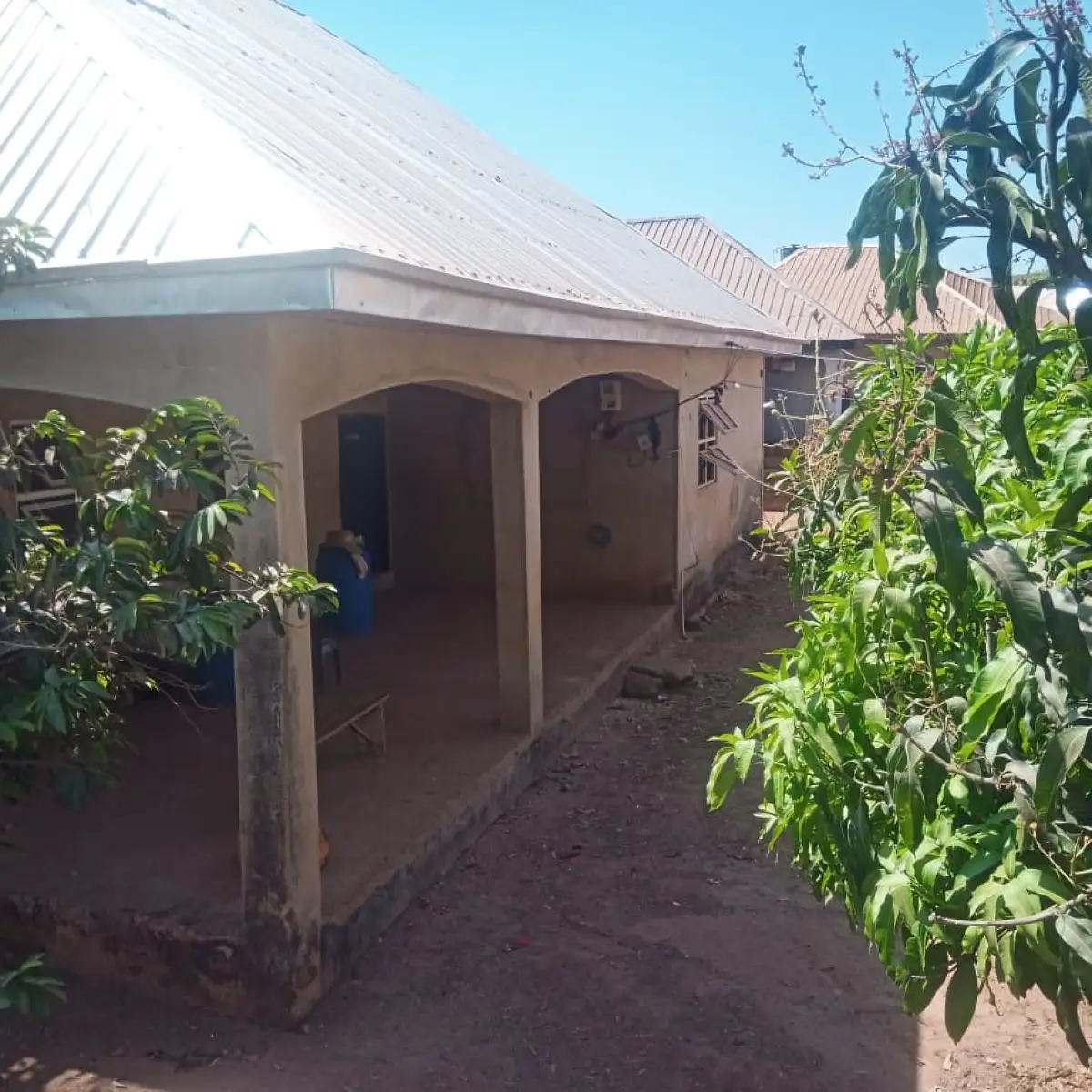 3-Bedroom Bungalow for sale - Image 2