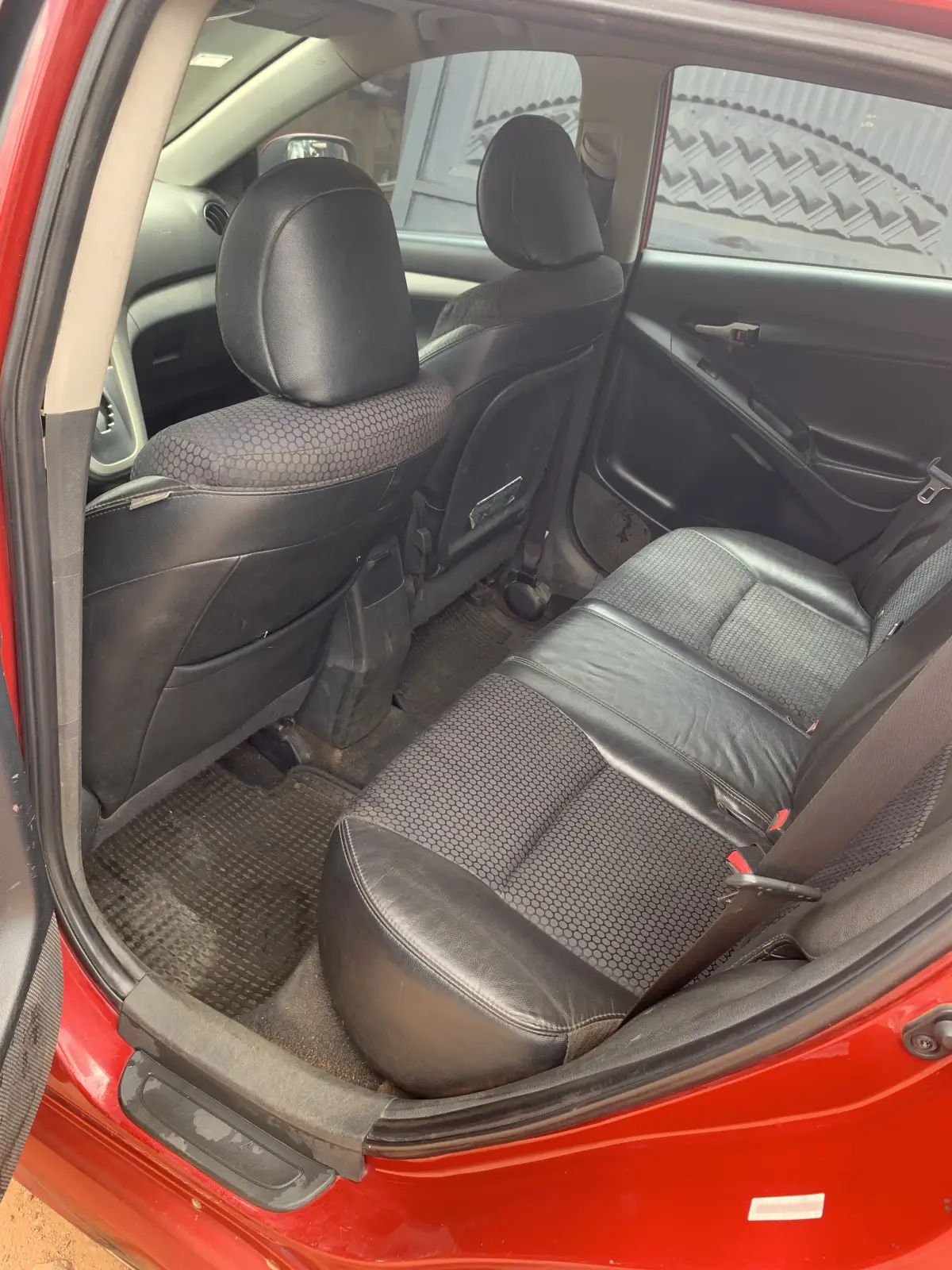 Pontiac vibe 09 - Image 6