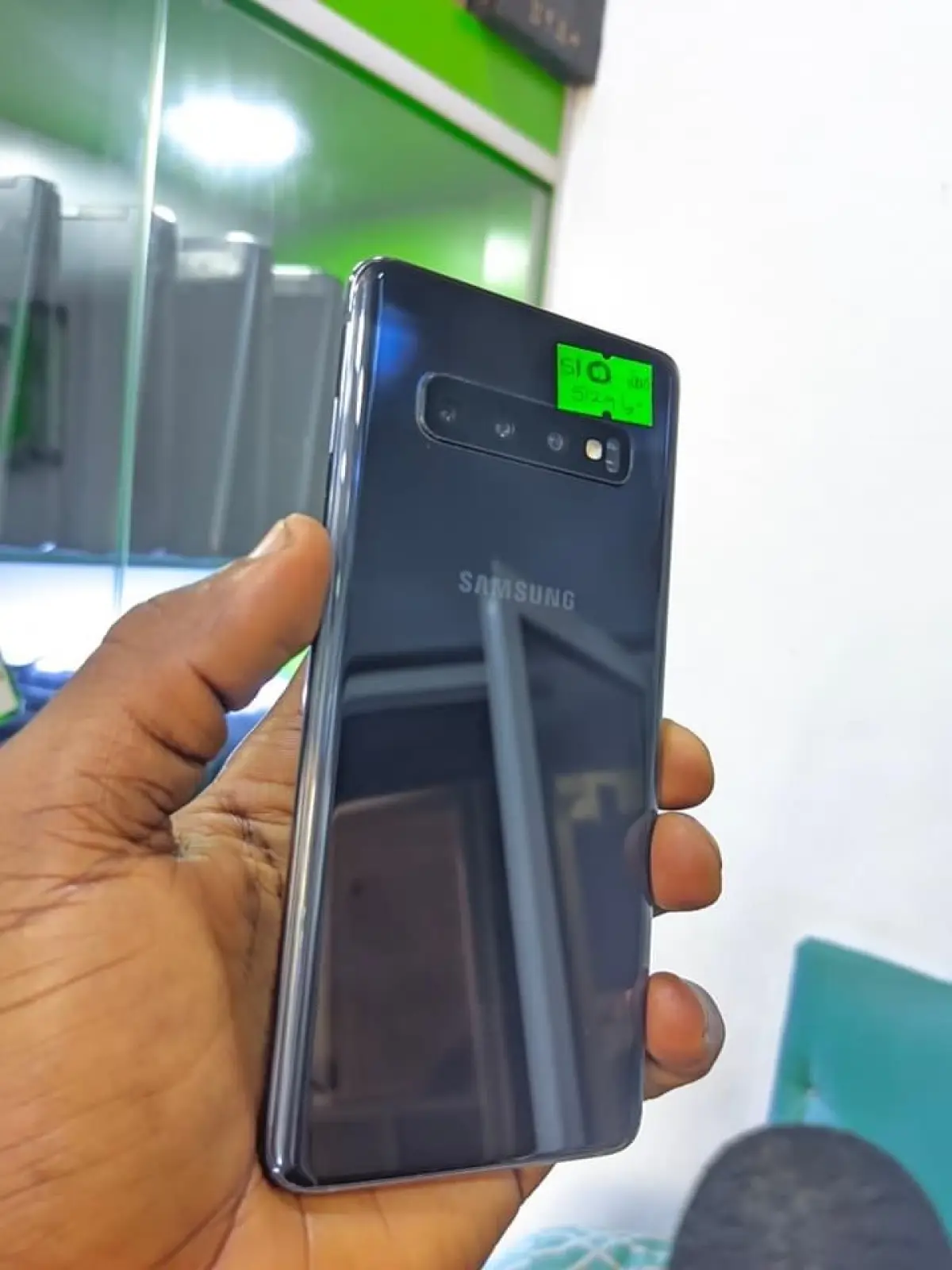 Samsung Galaxy S10 Plus - Image 1