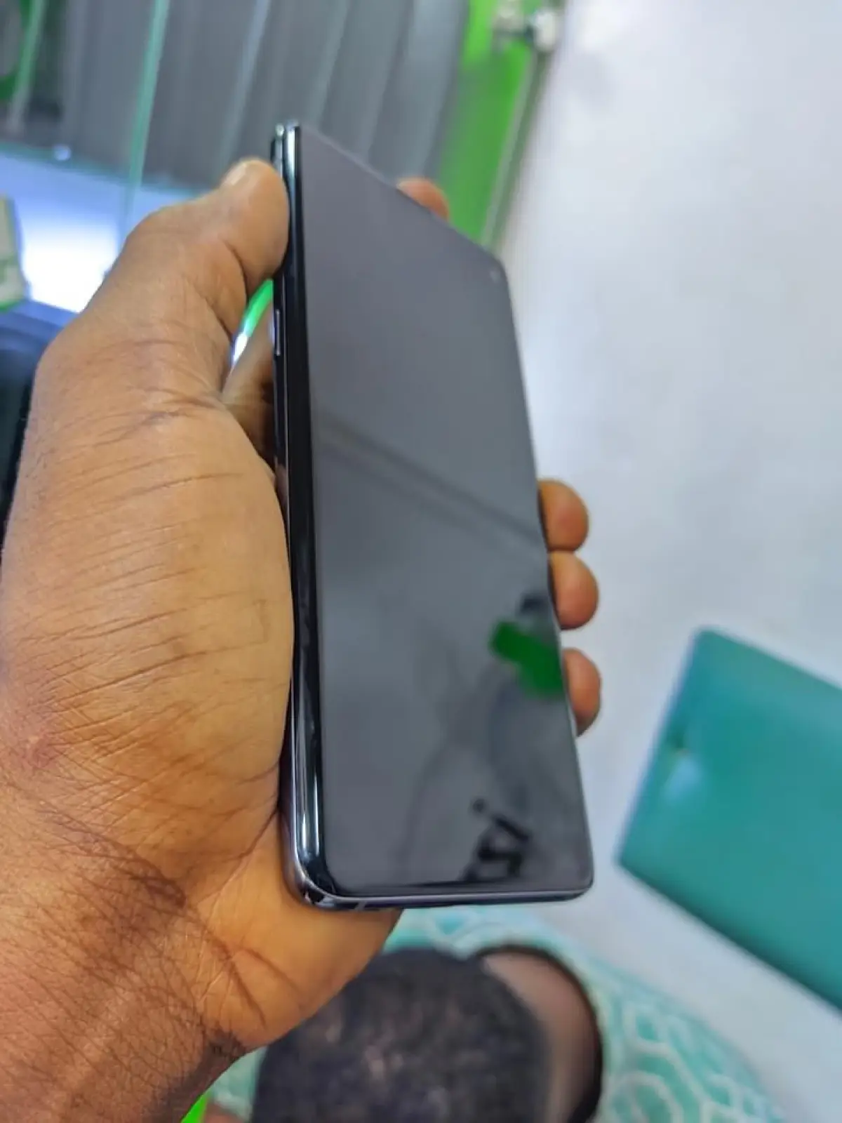 Samsung Galaxy S10 Plus - Image 2