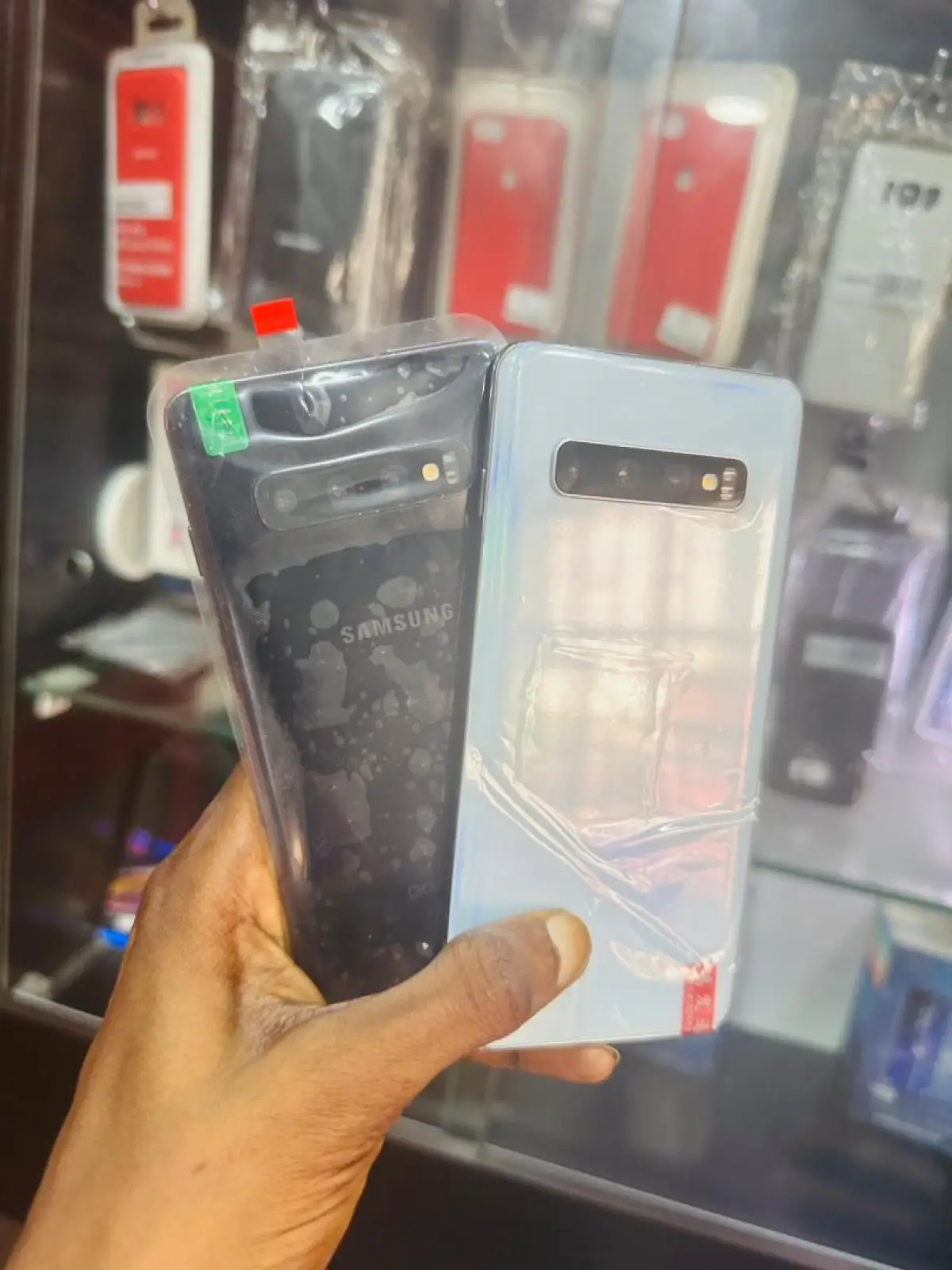 Samsung S10 - Image 1