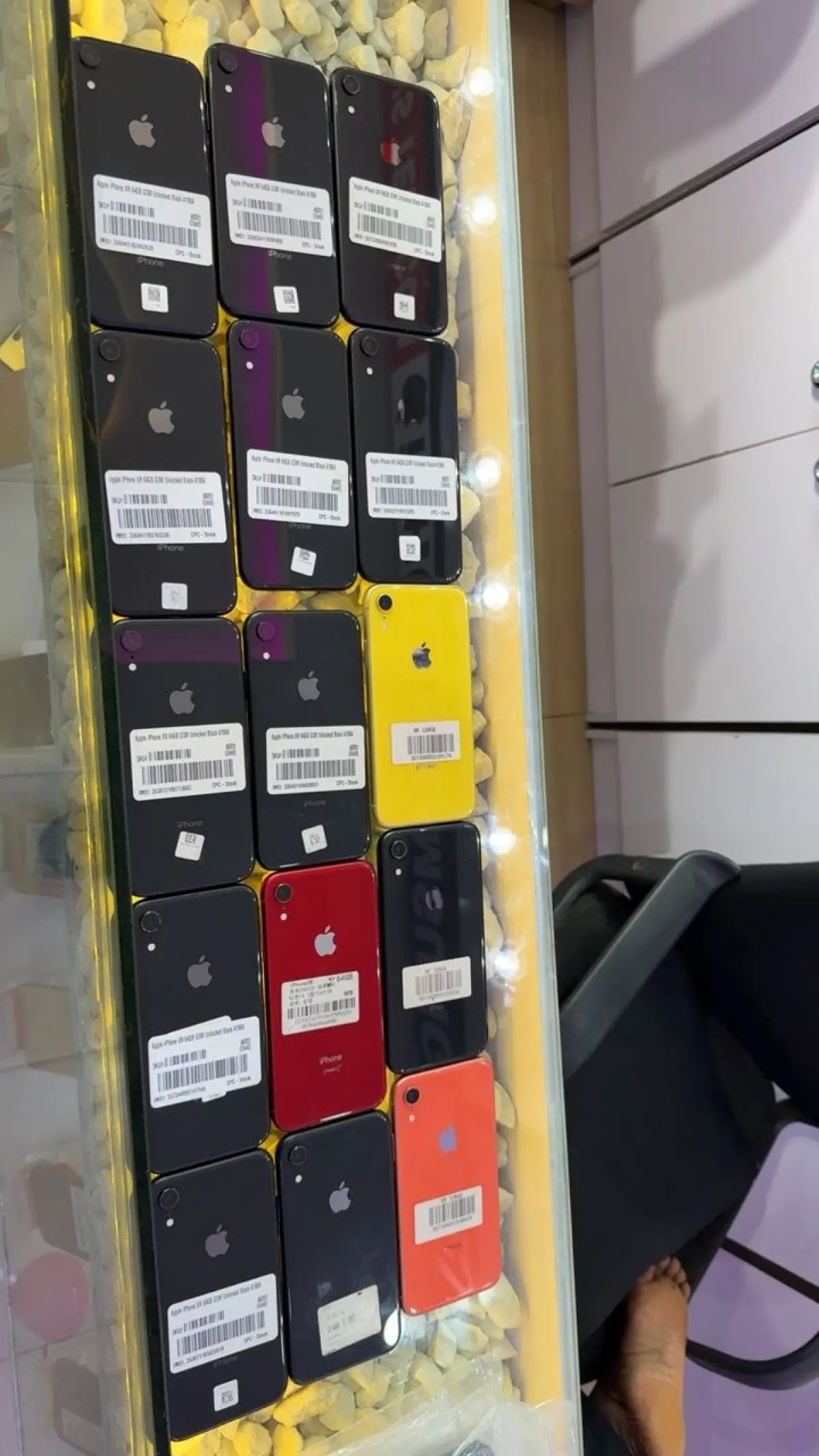 Uk iPhone XR - Image 2