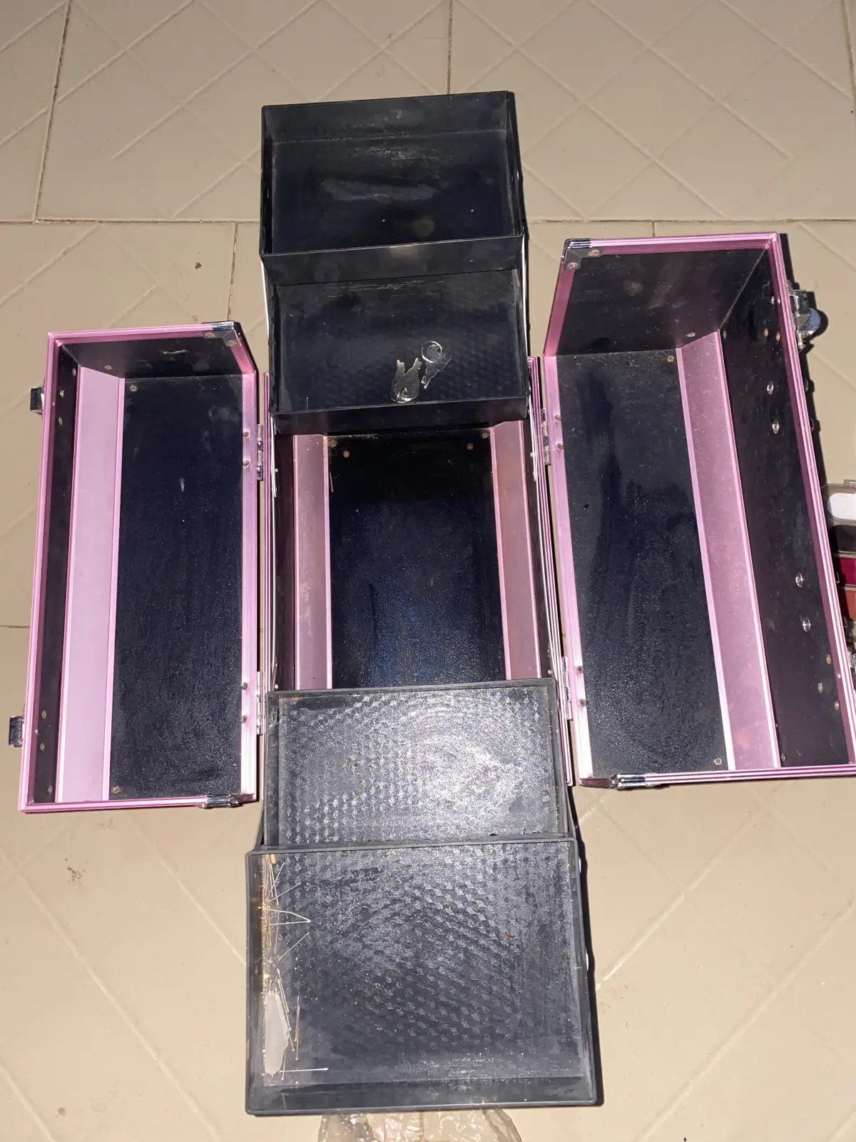 Make up box and products - Image 2