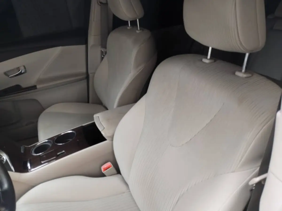 toyota venza 2011 black Unregistered CANADA USED - Image 13